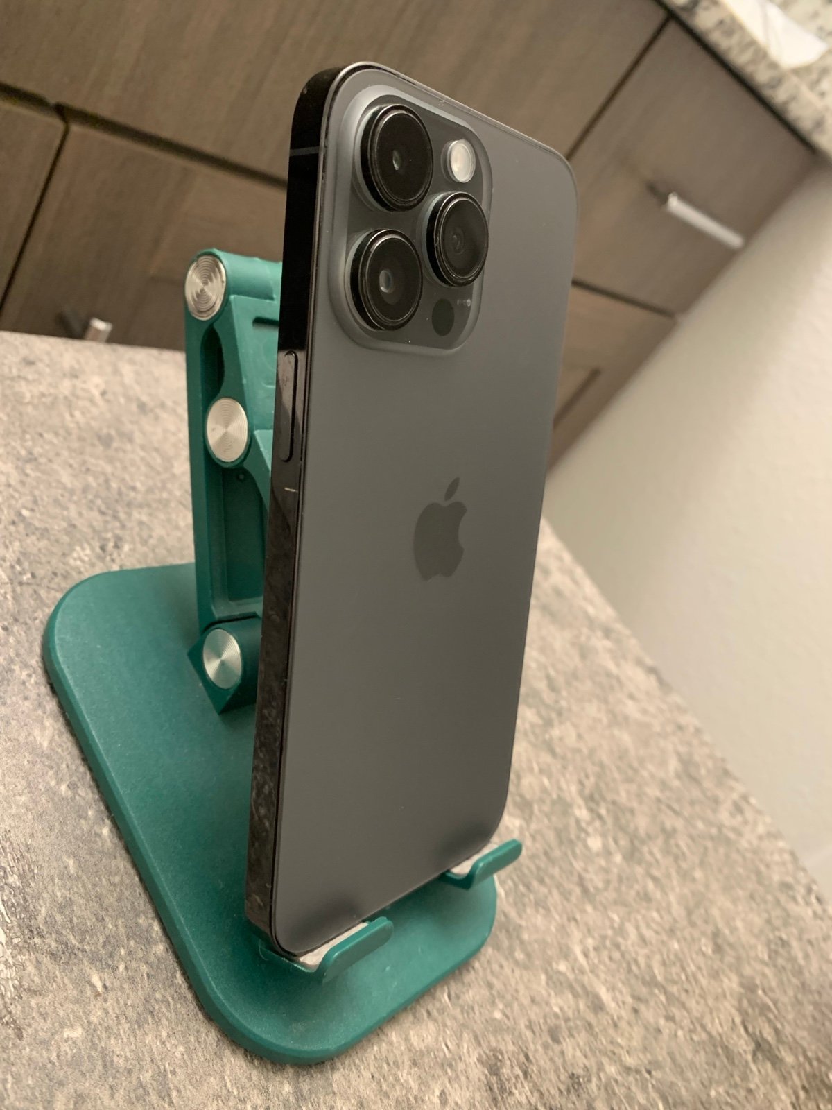 Apple iPhone 14 Pro Max Unlocked 256GB Space Black 6D76