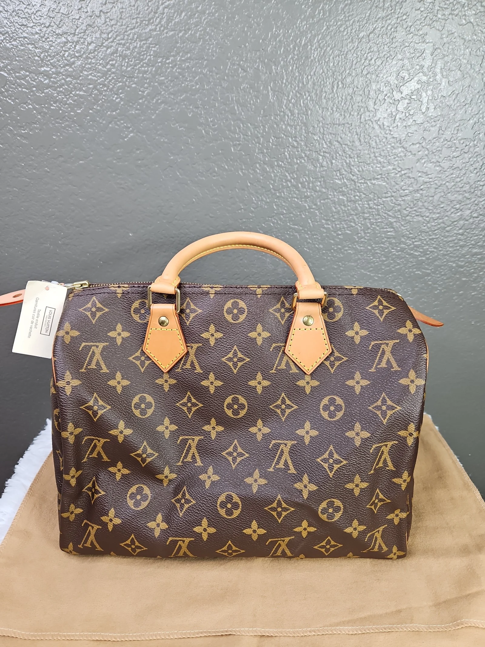 Authentic Speedy 30 -Excellent Condition Cert. Of Authenticy Included