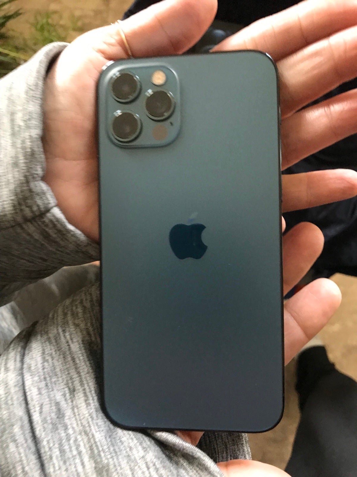 Apple iphone 12 pro 256gb pacific blue factory unlocked tempered glass installed 1Q98