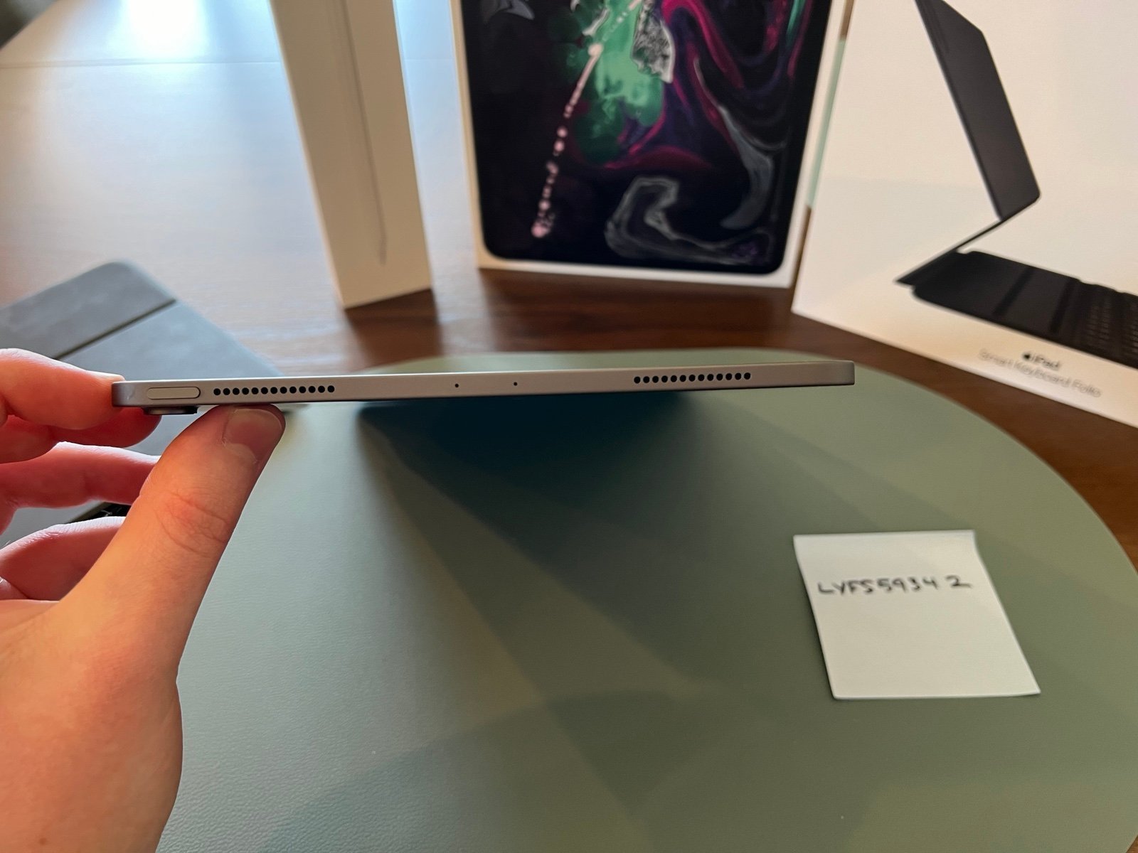 Apple iPad Pro 11” (2018) Plus Accessories 5W57