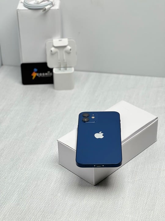 Apple iPhone 12 64GB Fully Unlocked - Blue 7N29