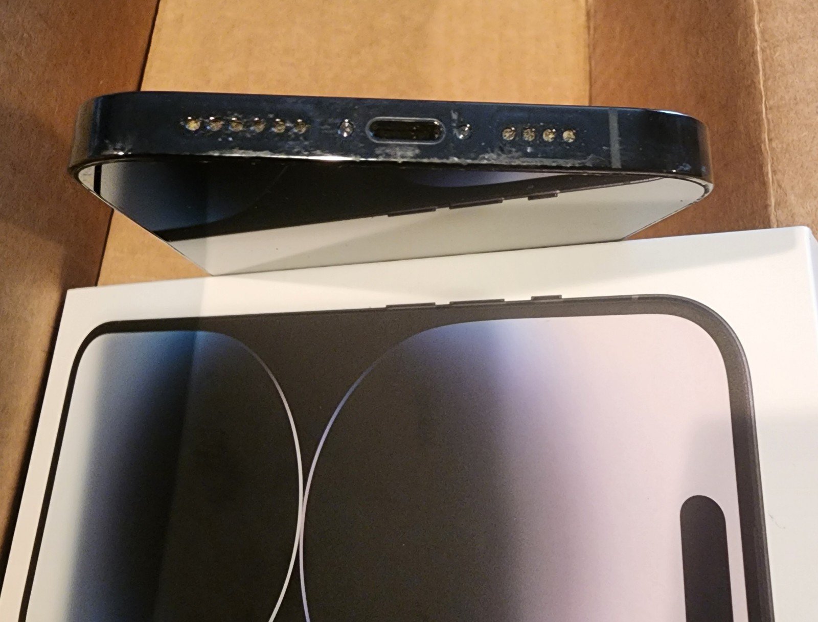 iPhone 14 Pro Max 128 GB SPACE BLACK W/ OTTER BOX W/ ACCESSORIES 6P12