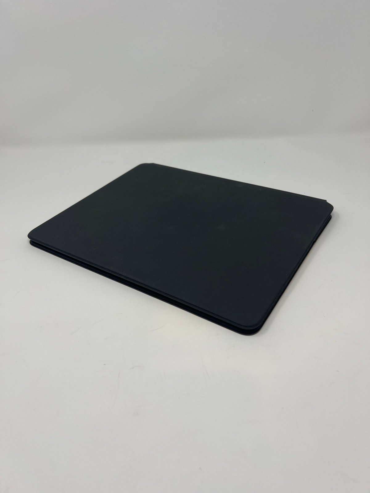 Apple iPad Pro 12.9” inch 6th Generation 1 TB in Space Gray 5E52