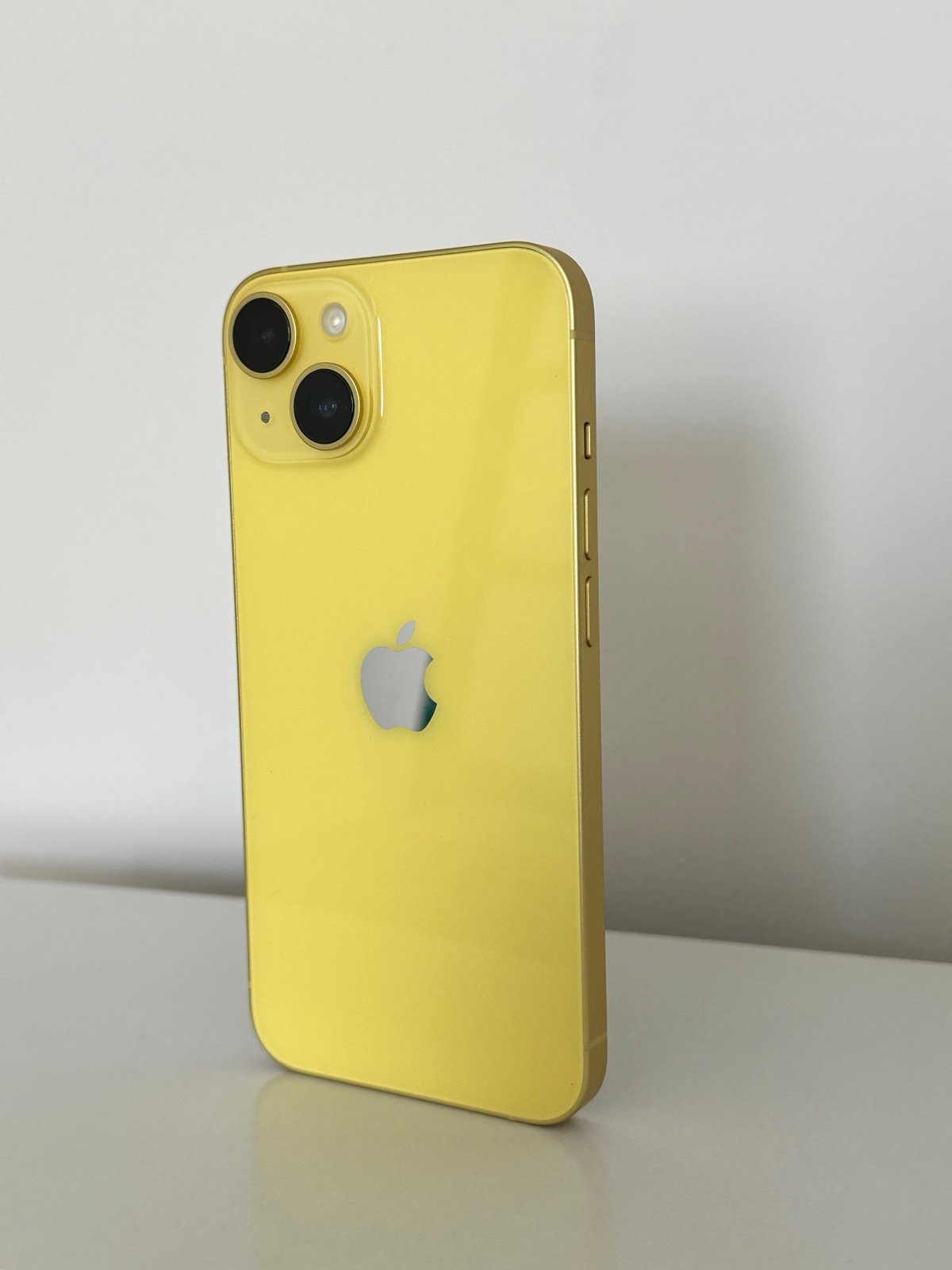 Apple iPhone 14 128 GB in Yellow for T-Mobile 2X39
