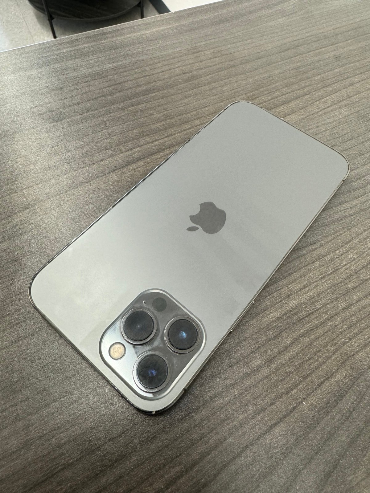 Apple iPhone 12 Pro Max 128 GB in Graphite 1H23