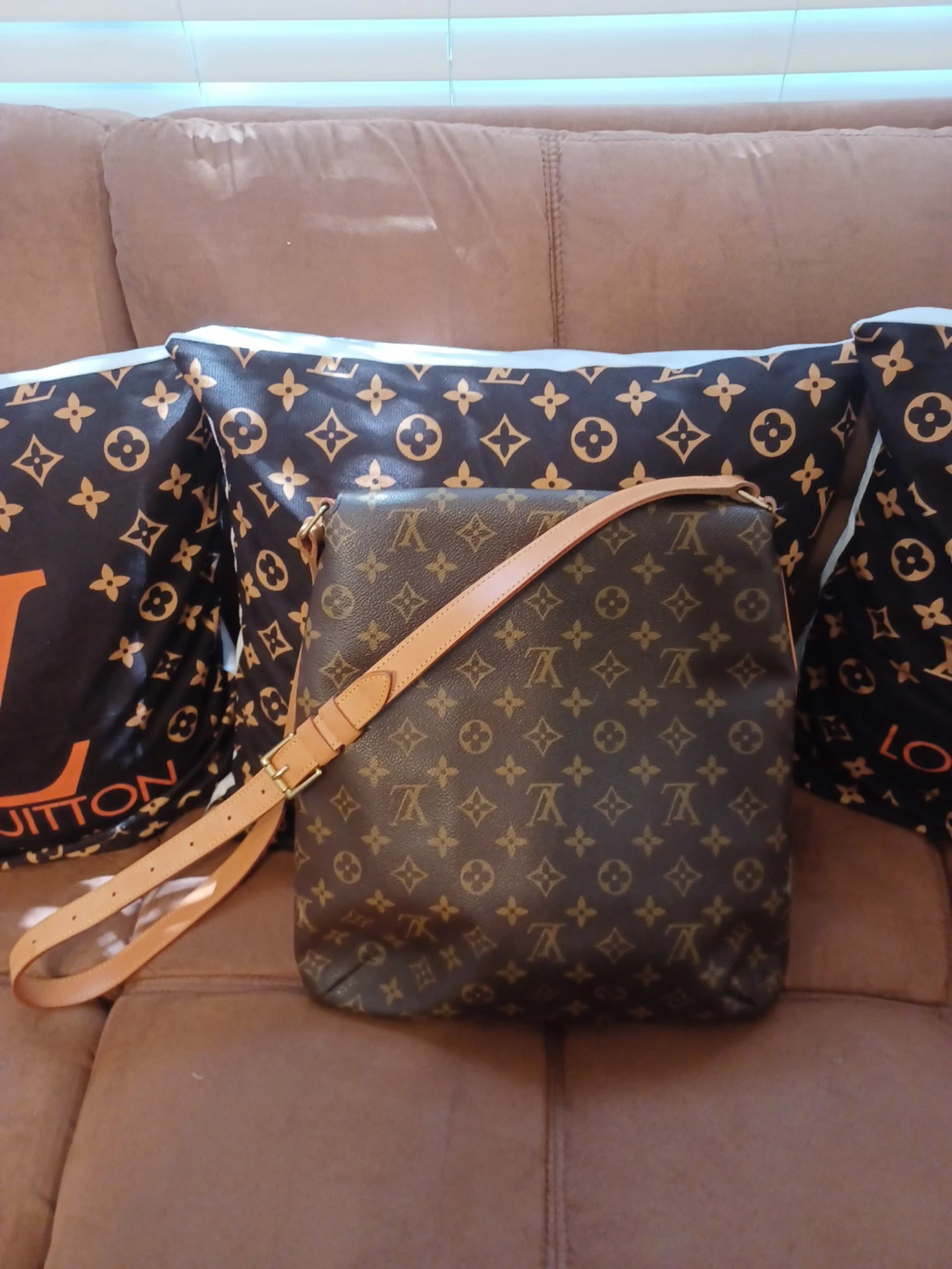 LOUIS VUITTON MUSETTE GM MONOGRAM
