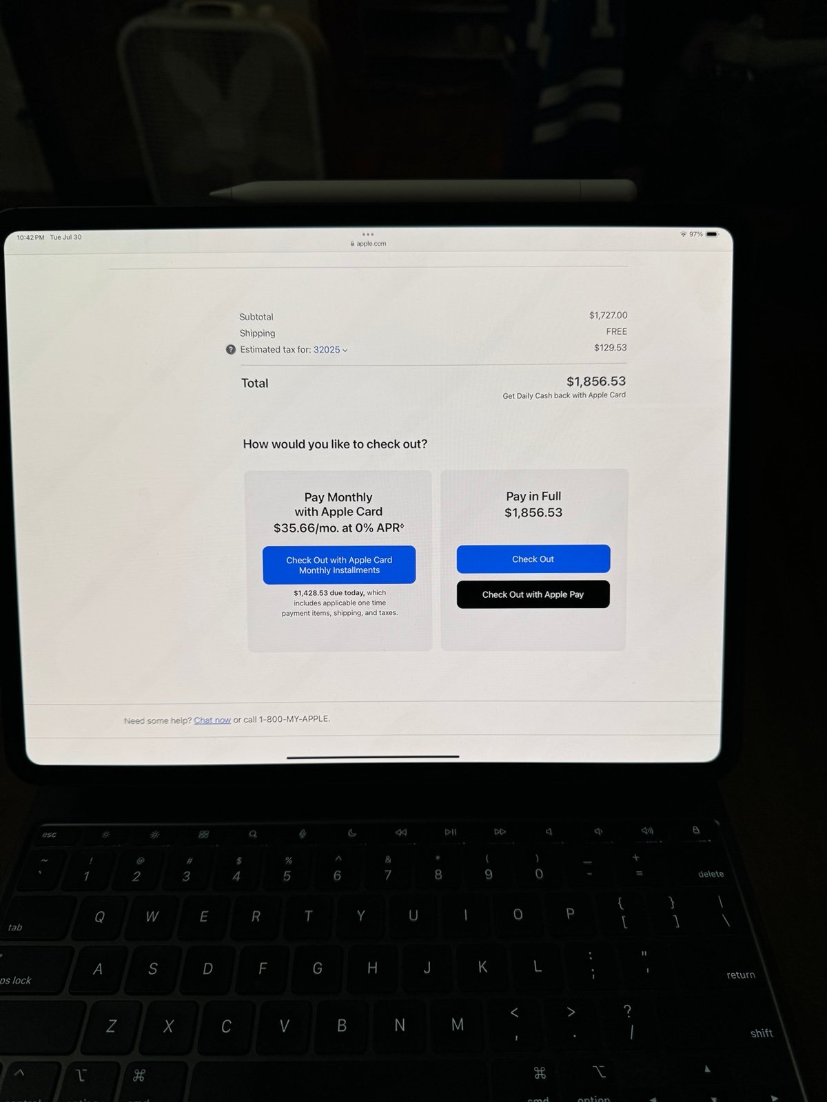 Apple iPad Pro 2024 M4 13” 256gb WiFi Model with Magic Keyboard and Apple Pencil 2P77