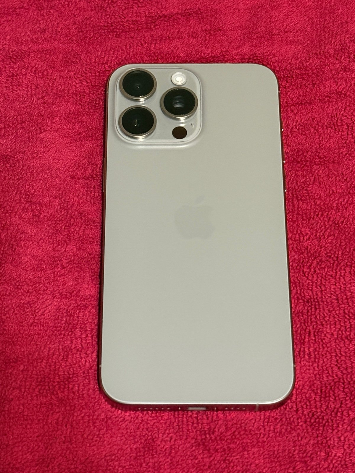 UNLOCKED iPhone 15 pro max 256gb natural titanium 3F59