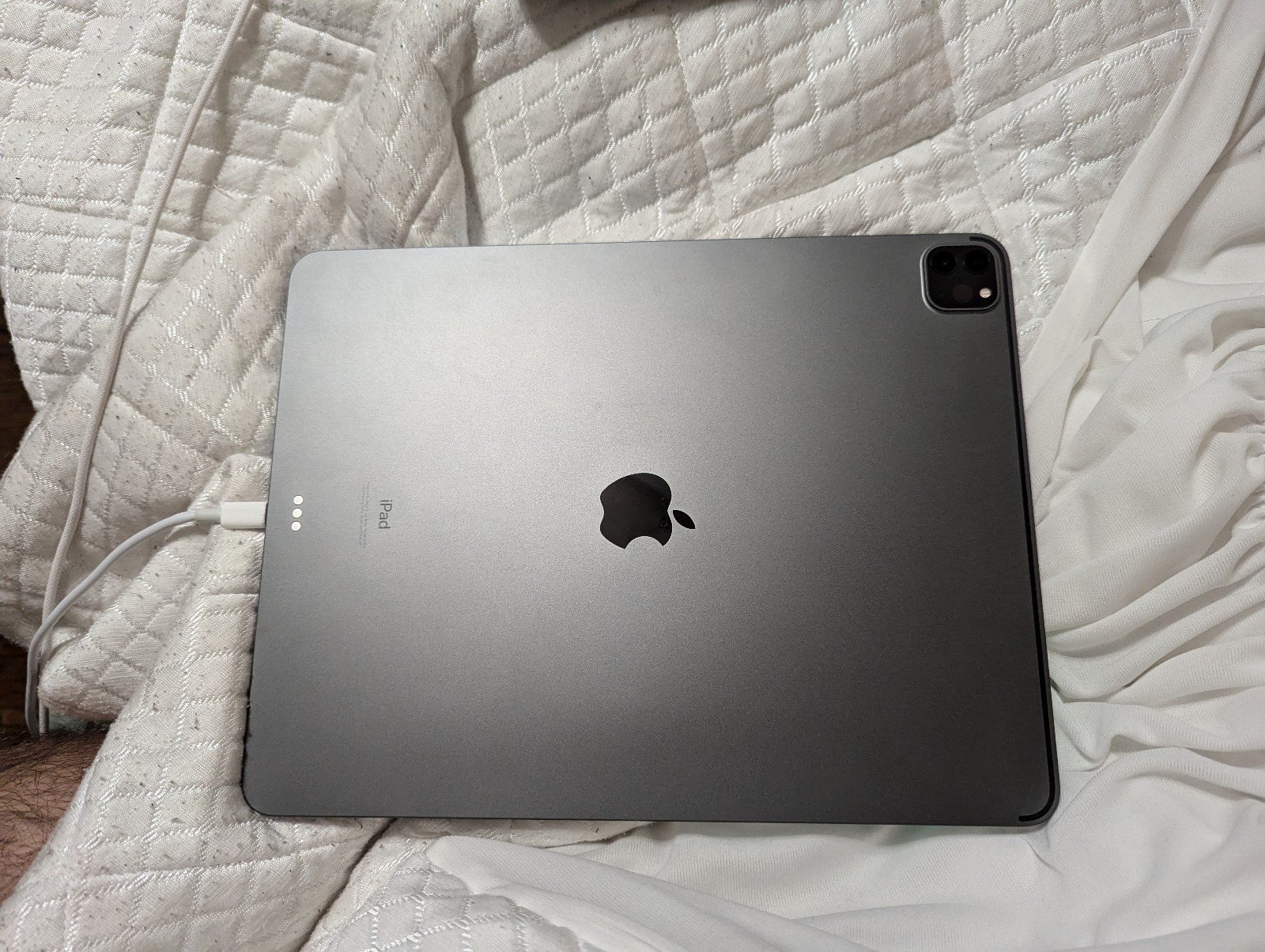 Apple iPad pro 12.9inch 5th Gen 3X88