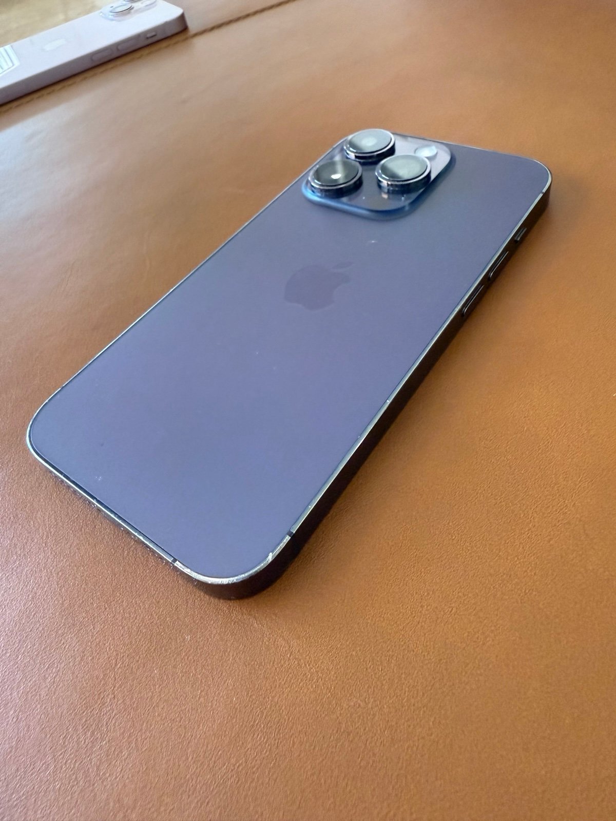 Apple iPhone 14 Pro 512 GB in Deep Purple Unlocked 8N73