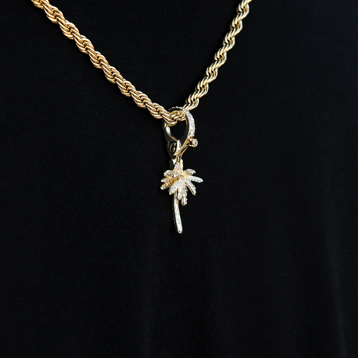 Palm Tree Clip On Pendant in Yellow Gold