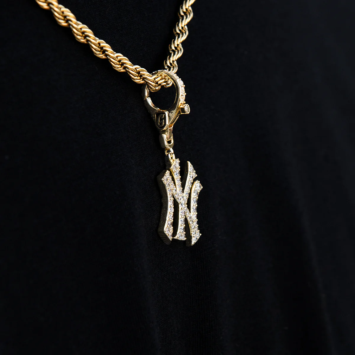 New York Yankees Official MLB Micro Logo Clip On Pendant in Yellow Gold