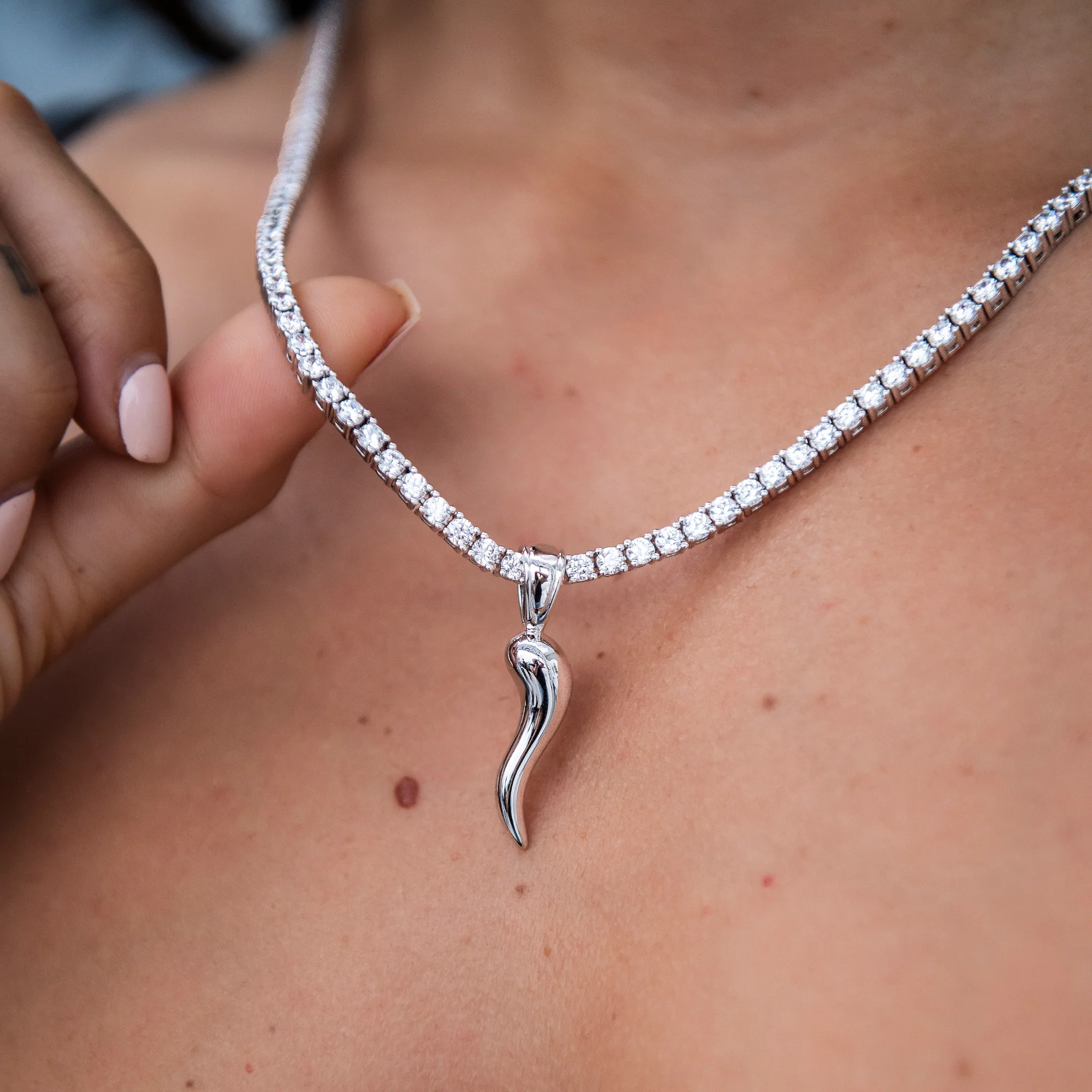 Italian Horn Pendant in White Gold