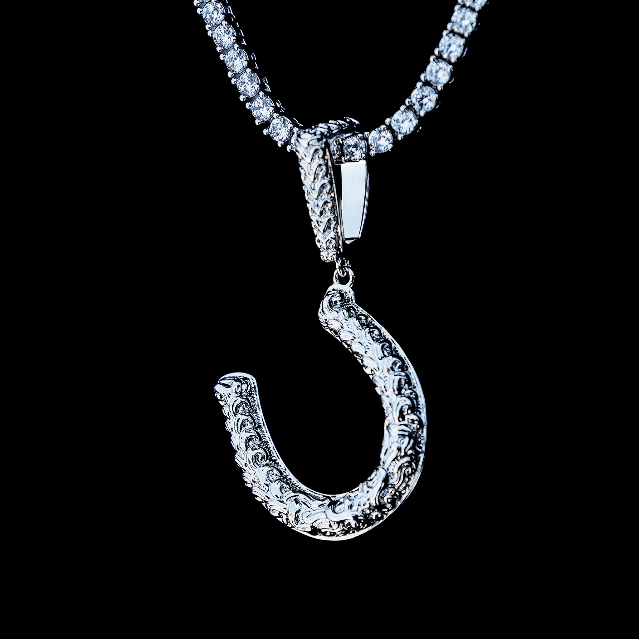 Simple Horseshoe Pendant in White Gold