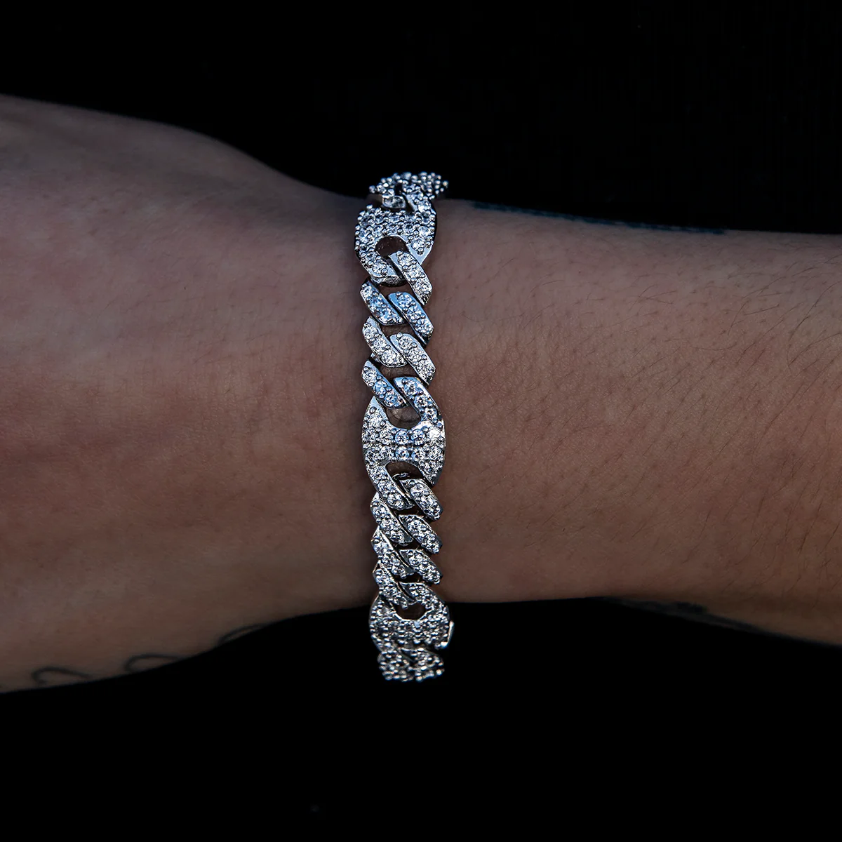Iced Puffed Mariner Cuban Bracelet in White Gold- 9mm