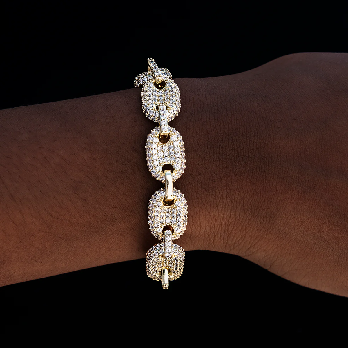 Diamond Puffed Mariner Bracelet in Yellow Gold- 12mm
