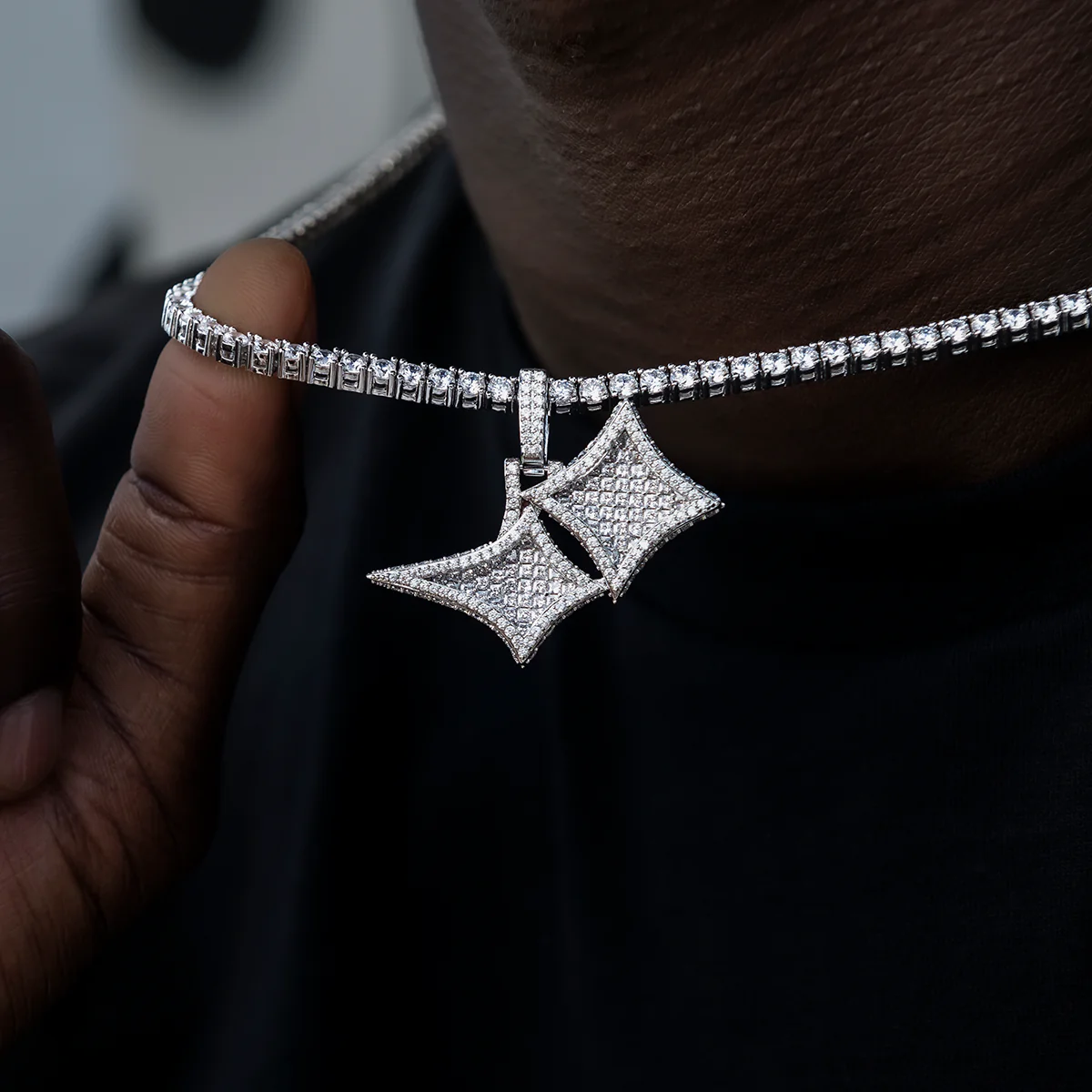 GLD Star Pendant in White Gold