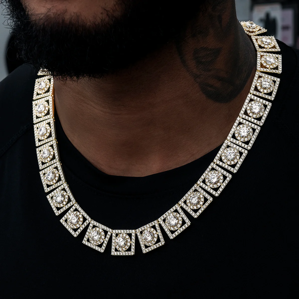 Layered Halo Diamond Link Chain in Yellow Gold