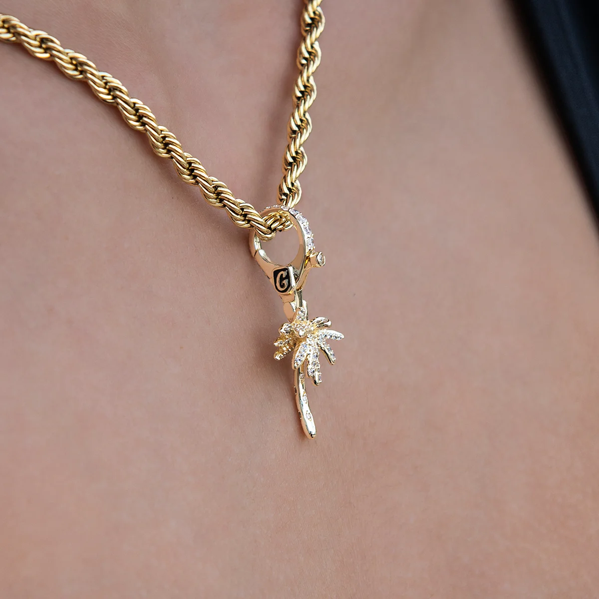 Palm Tree Clip On Charm Pendant in Yellow Gold
