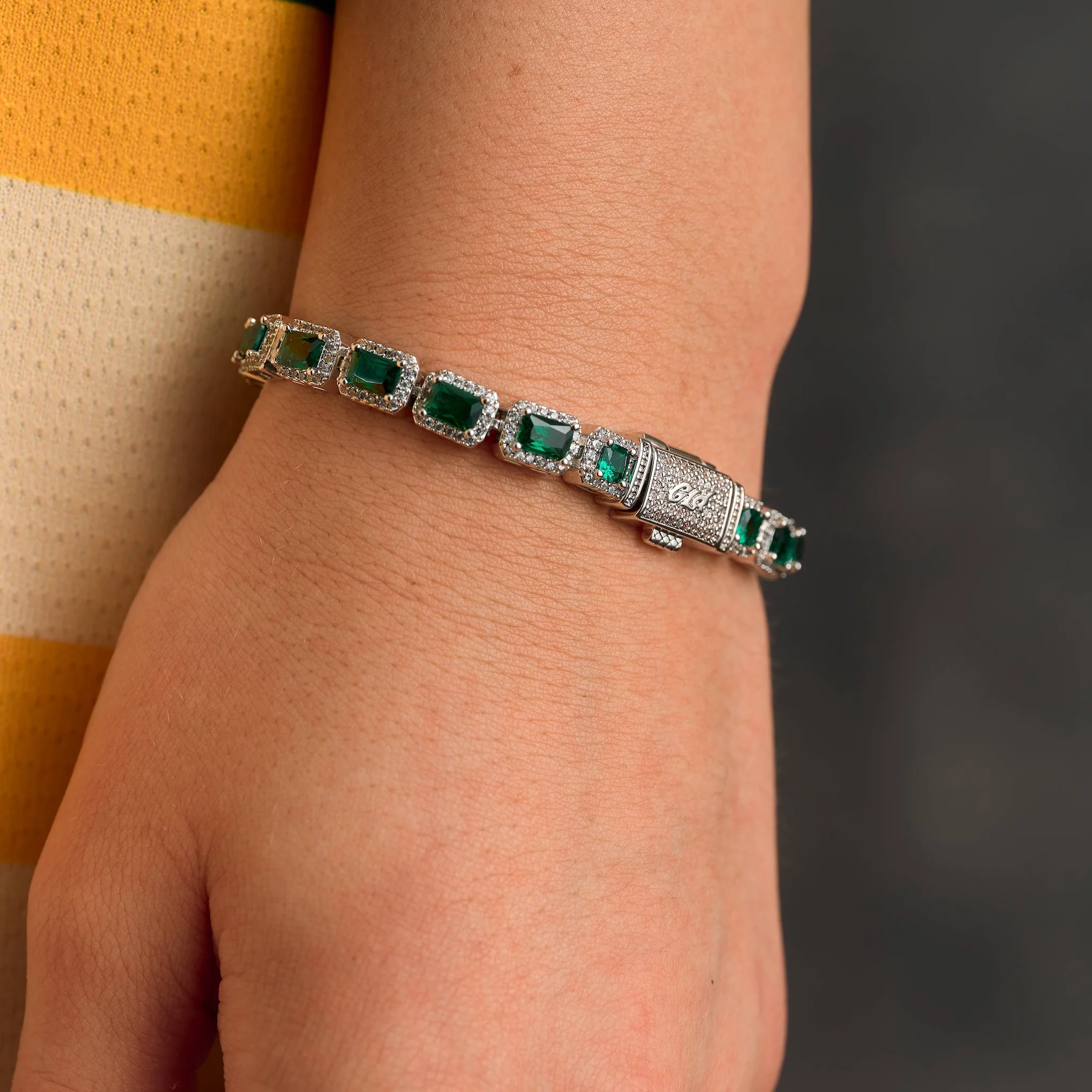 Emerald Cushion Cut Tennis Chain Bracelet in White Gold - 7mm