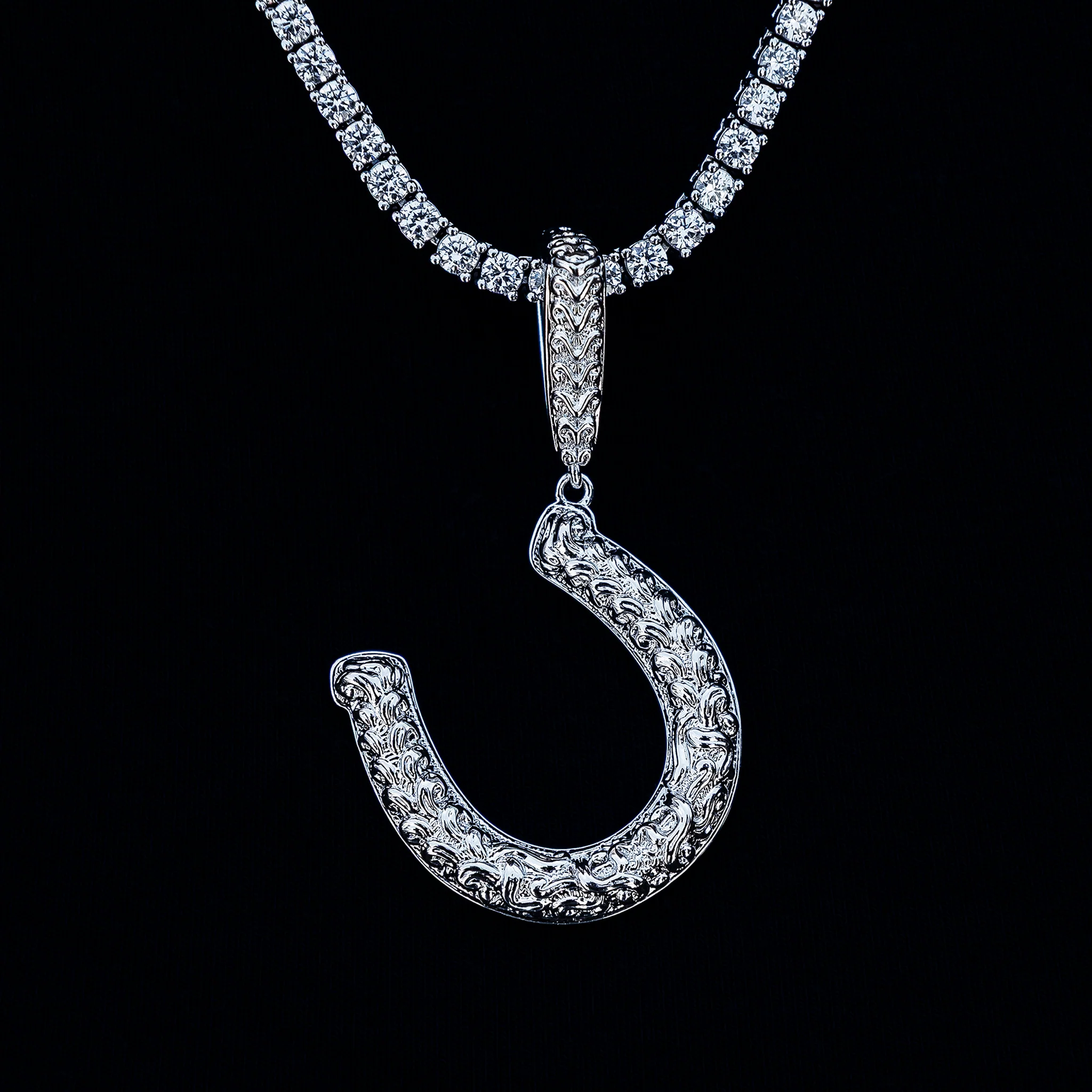 Simple Horseshoe Pendant in White Gold