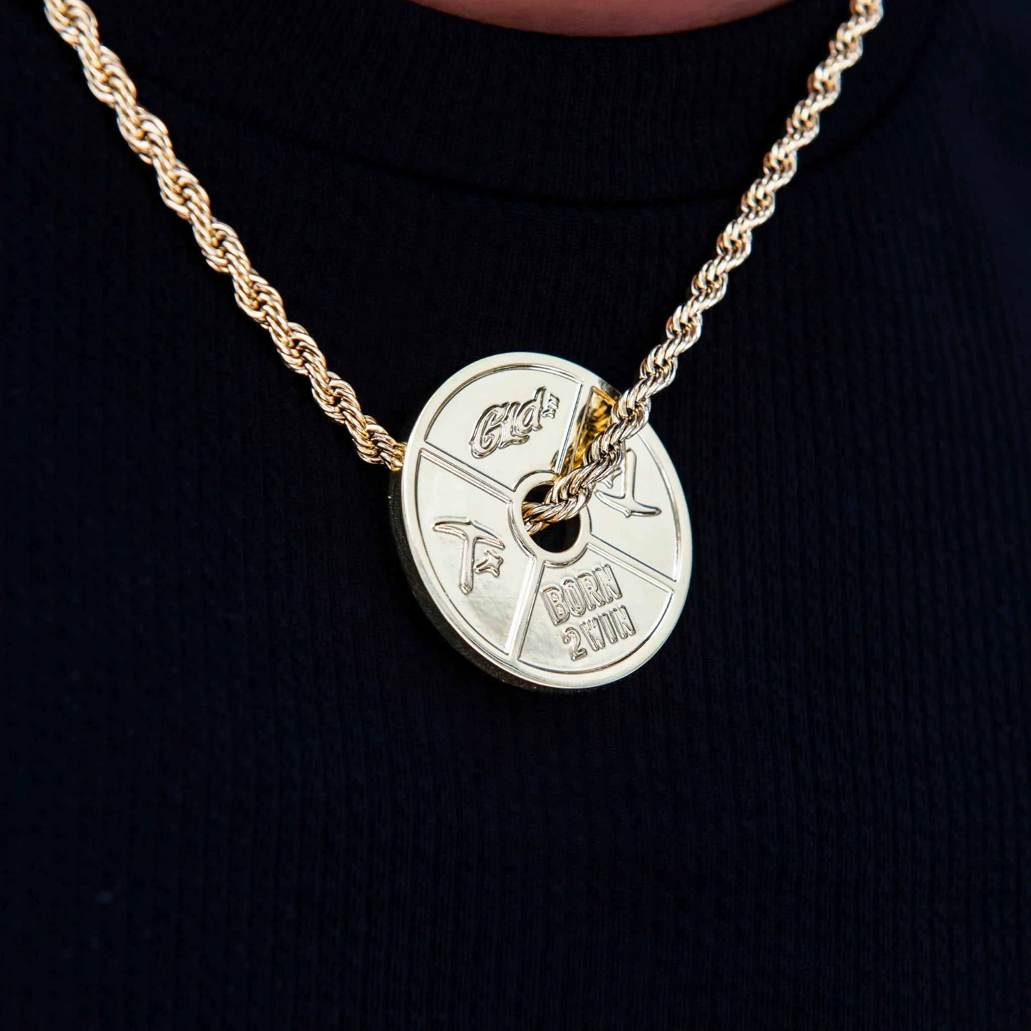 Weight Plate Pendant in Yellow Gold