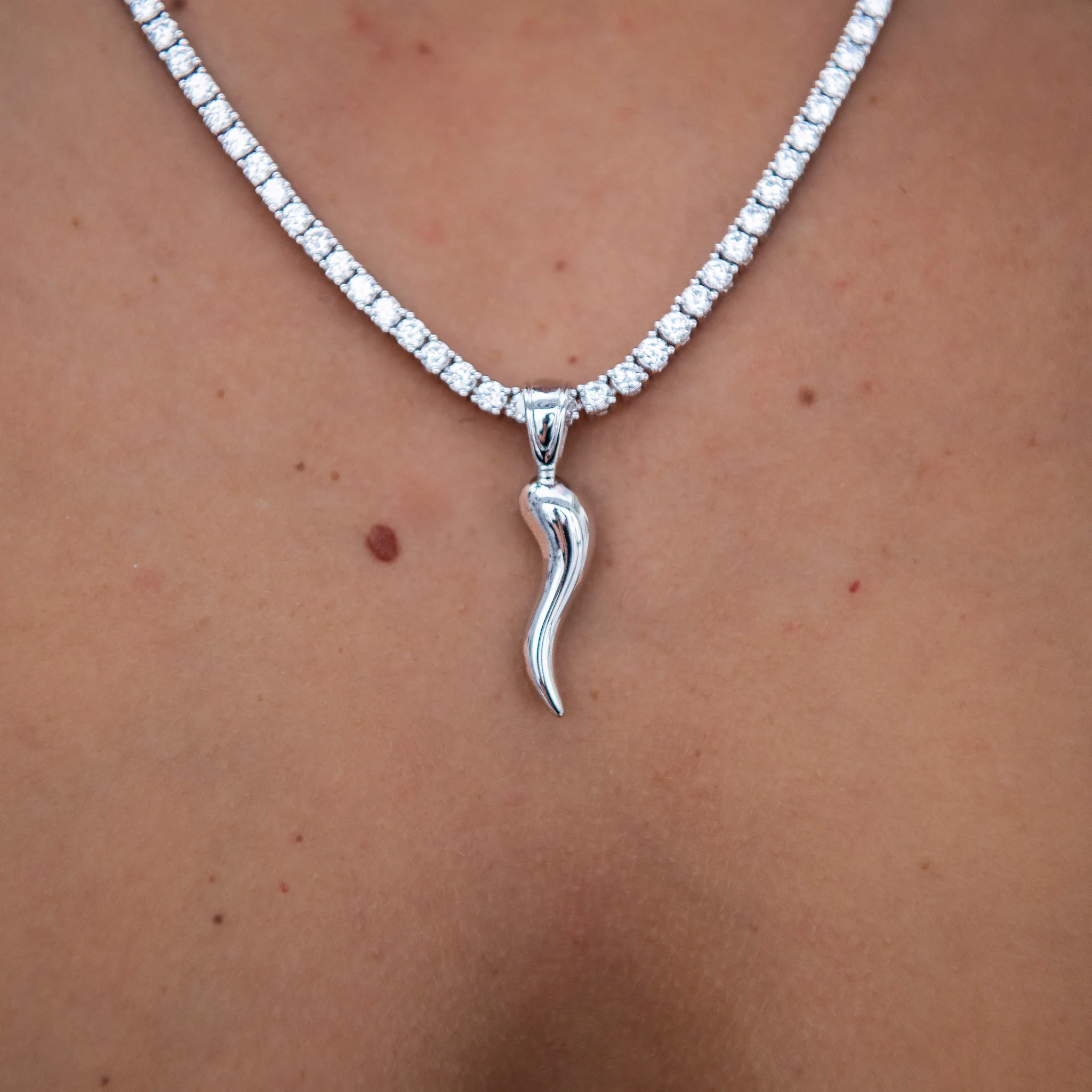 Italian Horn Pendant in White Gold