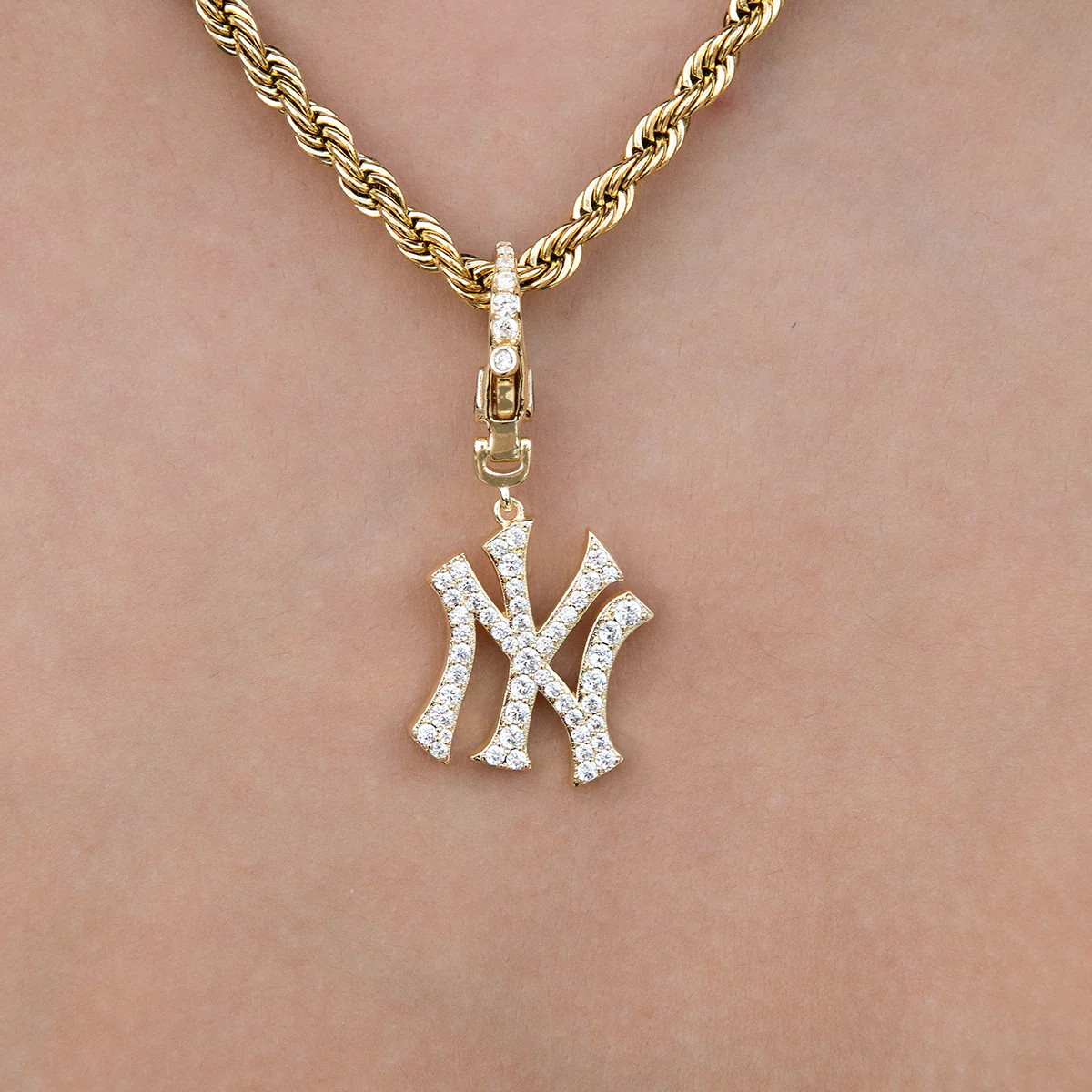 New York Yankees Official MLB Micro Logo Clip On Charm Pendant in Yellow Gold