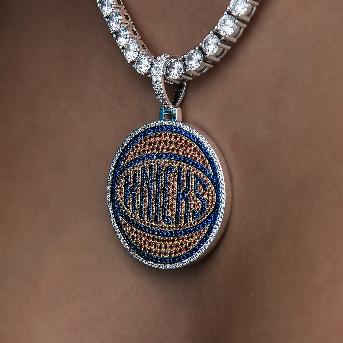 New York Knicks Official NBA Team Secondary Logo Pendant in White Gold
