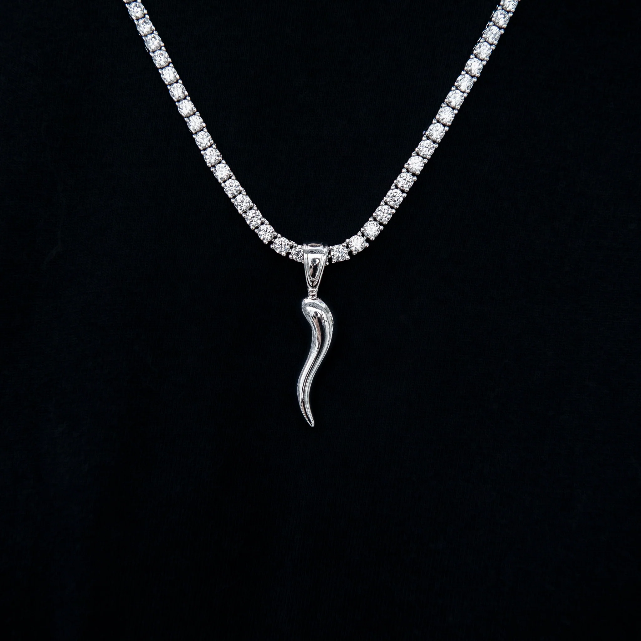 Italian Horn Pendant in White Gold
