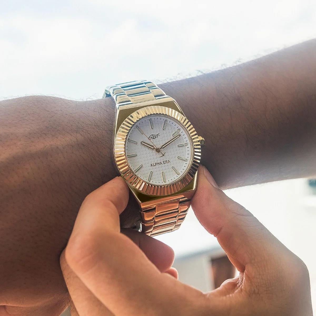 42MM Fluted Bezel Alpha Era® in Yellow Gold