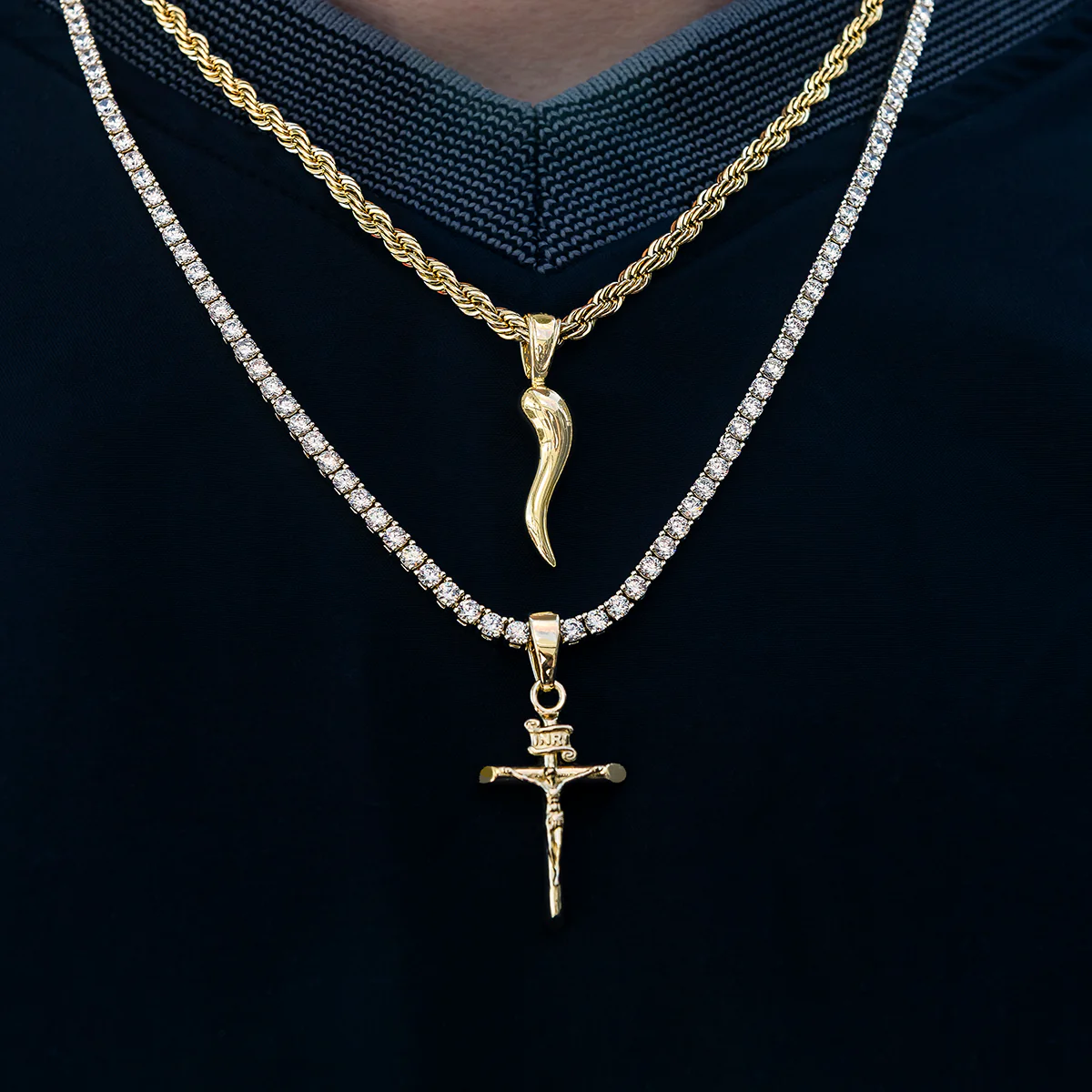 Italian Horn and Cross Set in Yellow Gold