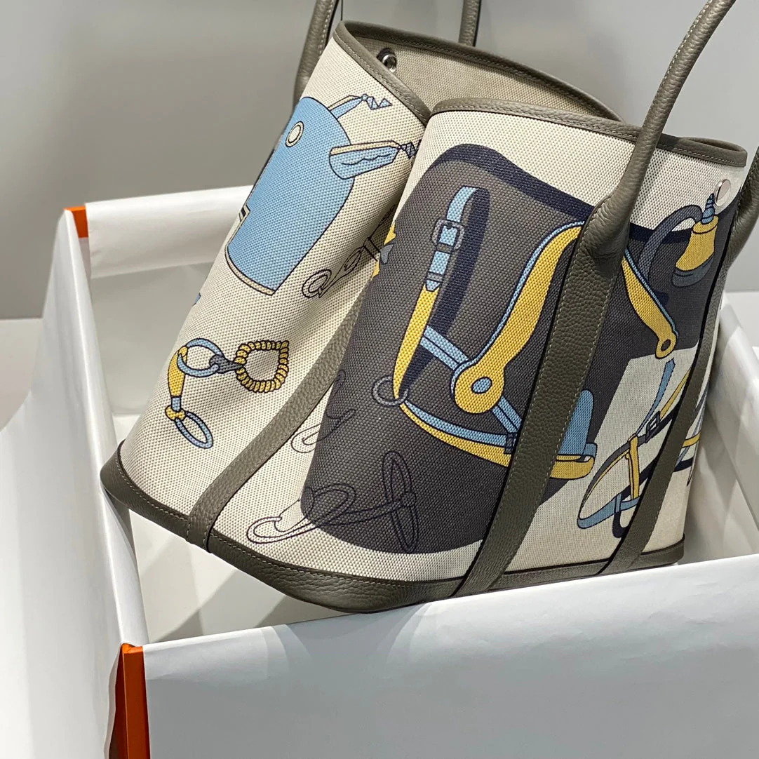 GARDEN PARTY 36 IN IVORY YELLOW BLUE TOILE H CANVAS ETOUPE CALFSKIN EQUESTRIAN HARNESS PRINT