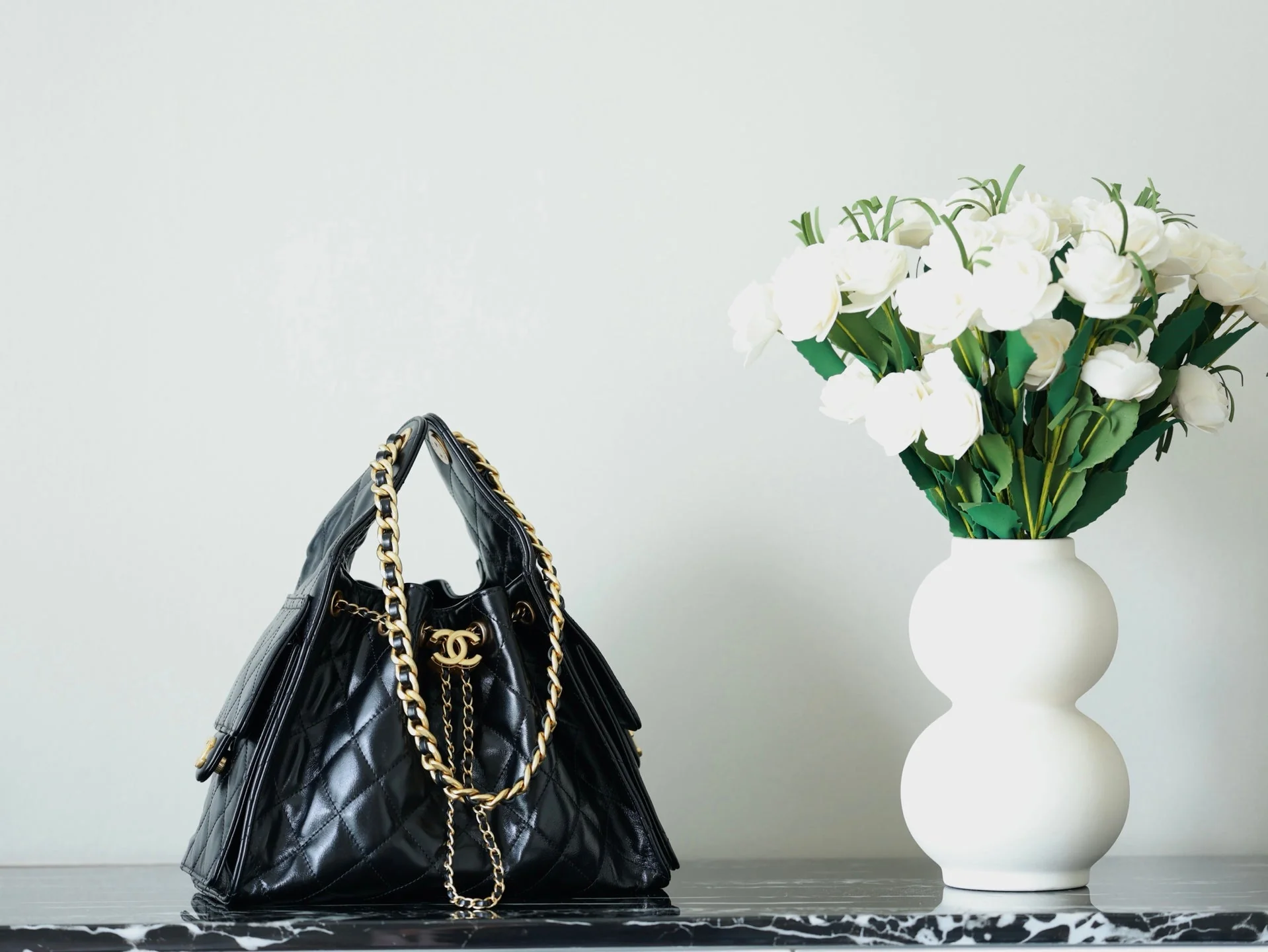 CHANEL 25S HOBO BAG 30 CM IN BLACK LIGHT GLOSSY LEATHER WITH GOLD HARDWARE