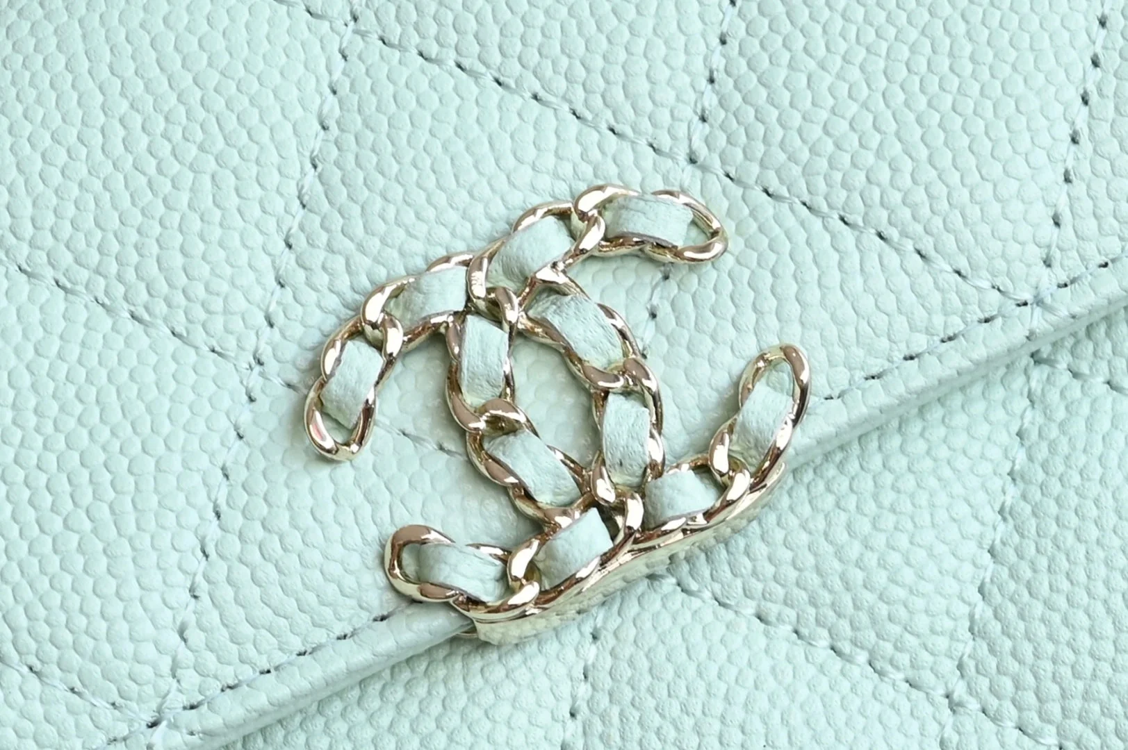 CHANEL 25S KELLY 18 CM IN MINT GREEN LAMBSKIN