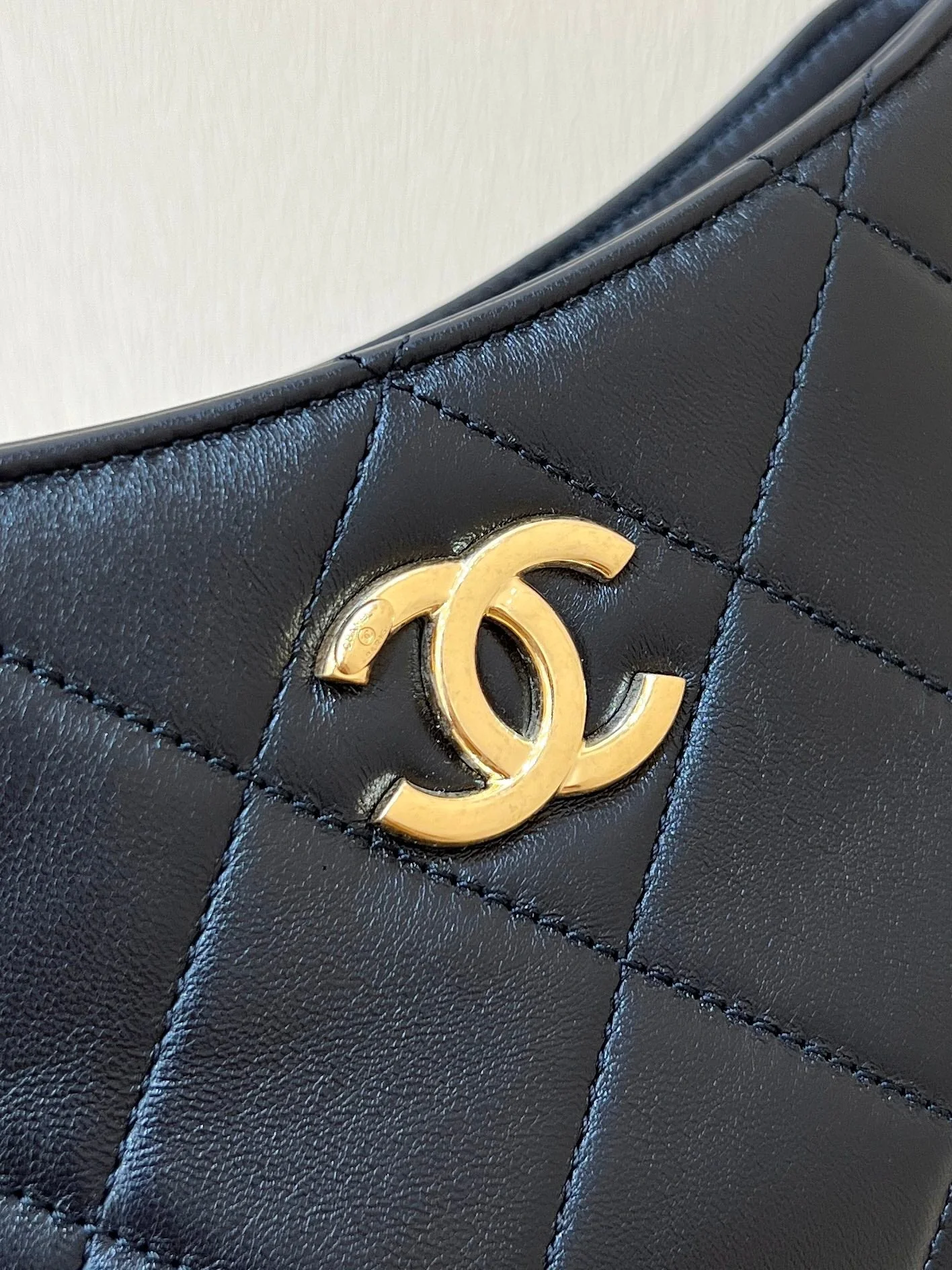 CHANEL HOBO 24 IN BLACK LAMBSKIN GOLD HARDWARE
