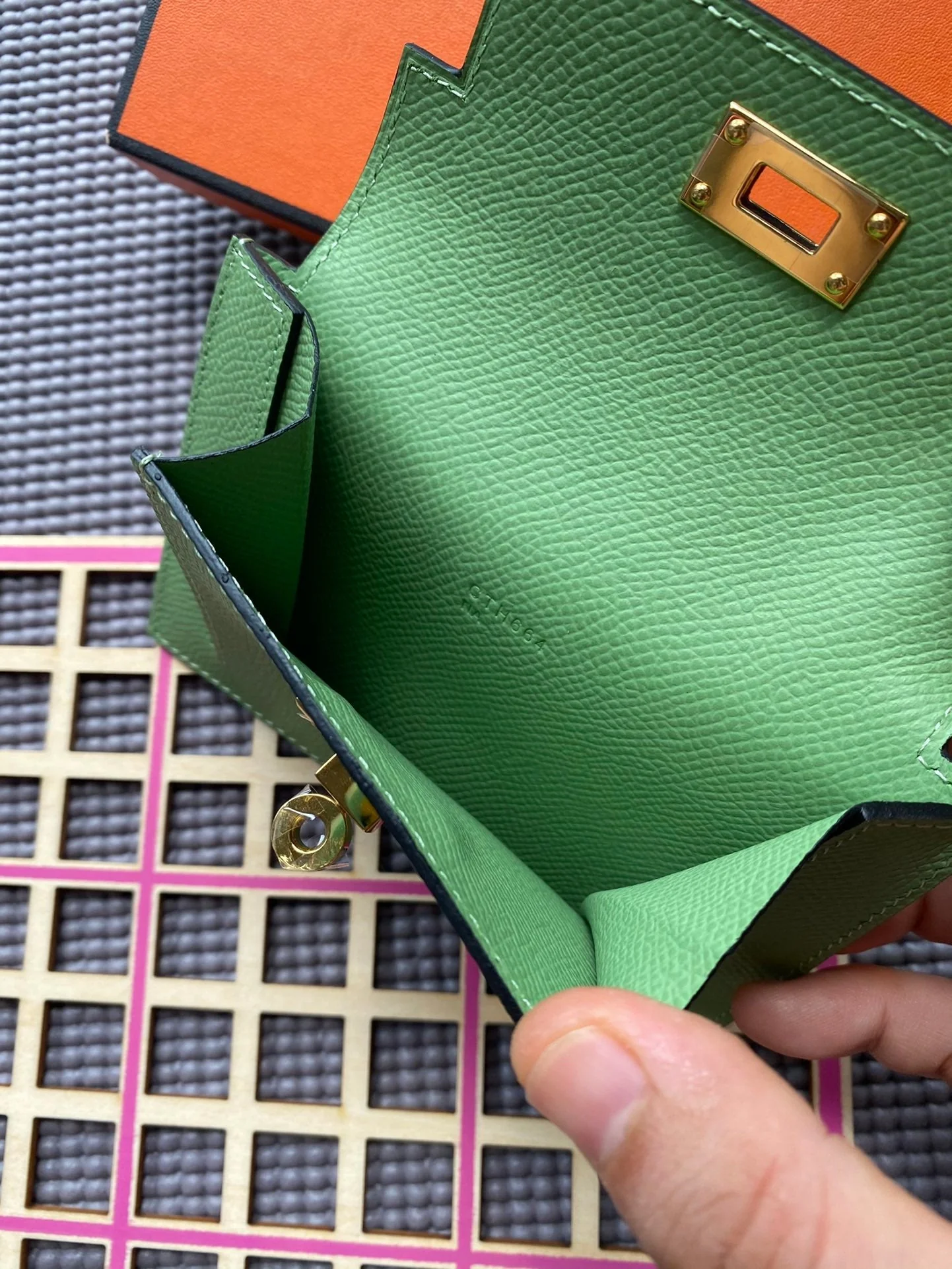 HM Kelly Pocket 13.5 Green Epsom Ghw