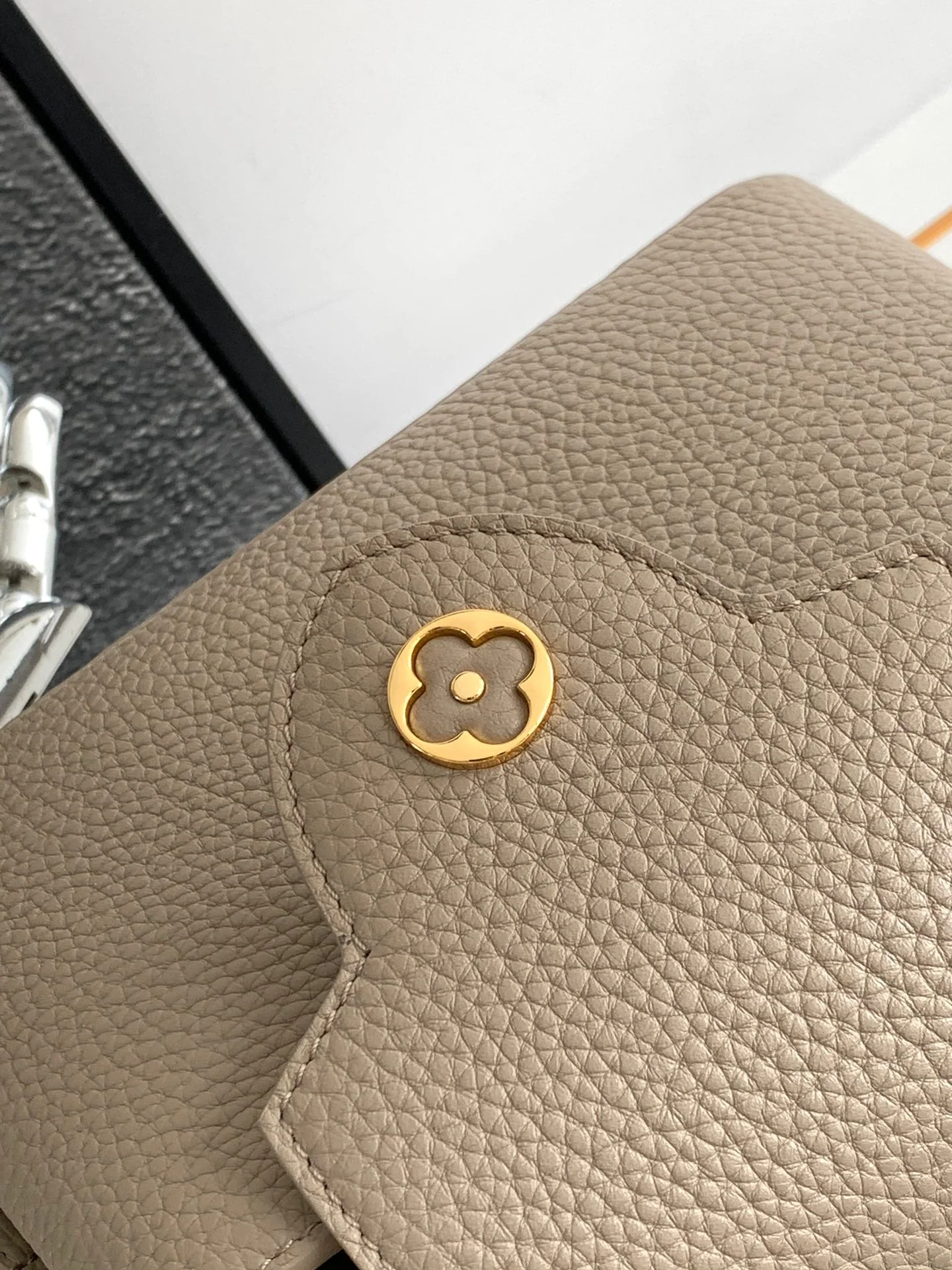 CAPUCINES MINI 21 IN KHAKI BROWN TAURILLON GOLD HARDWARE