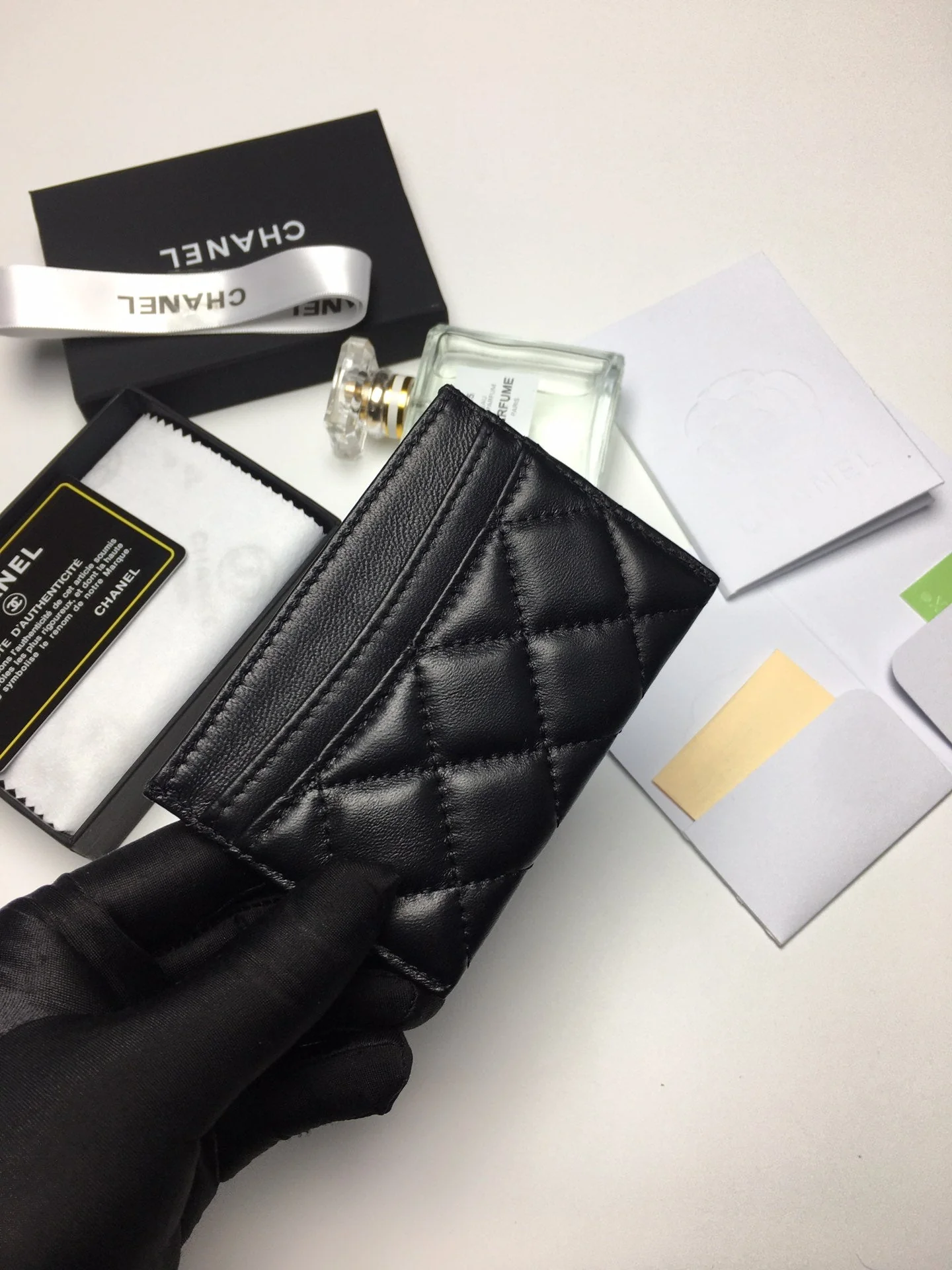 CC CARD HOLDER 11.2 BLACK CALFSKIN SILVER ICON