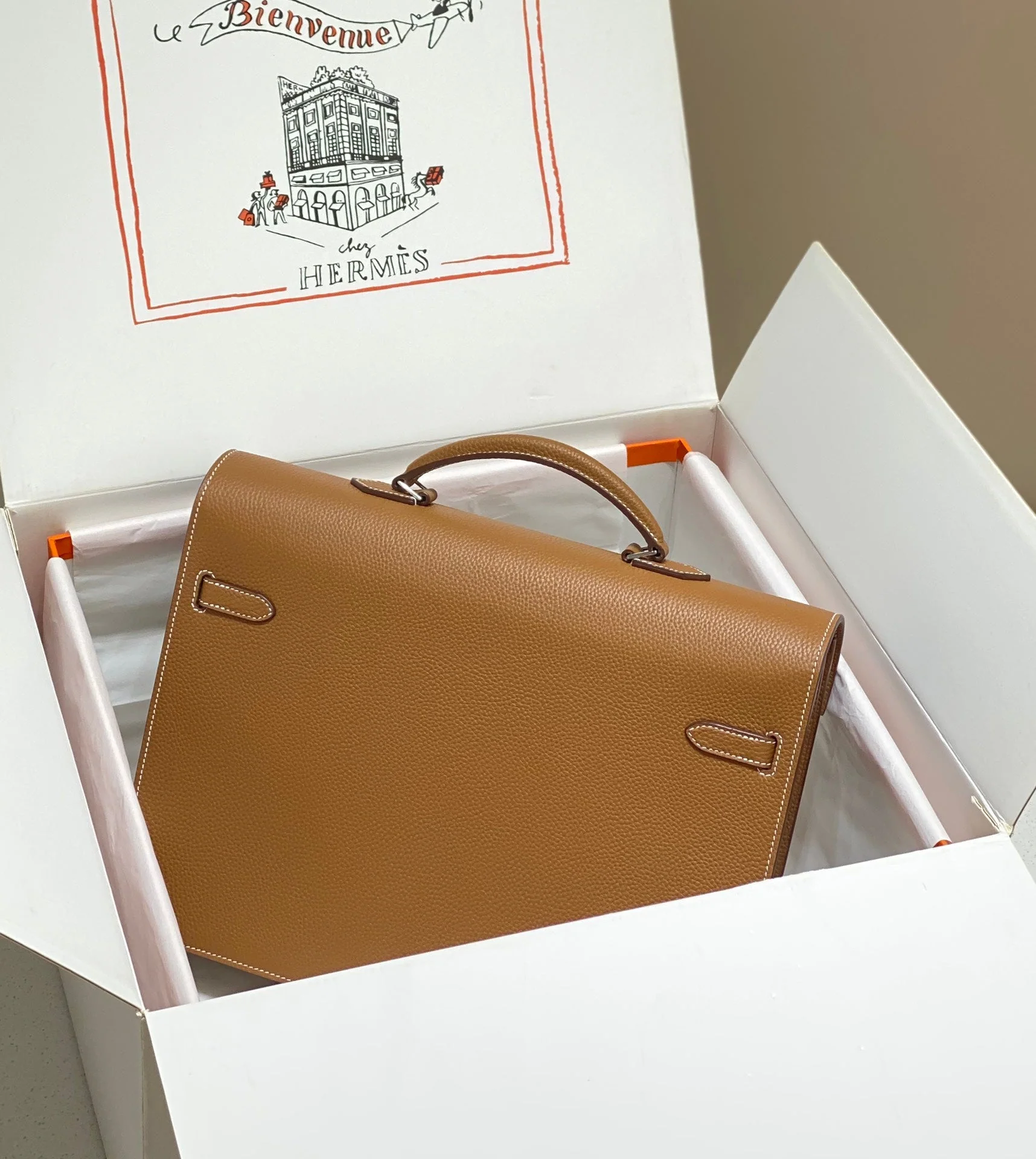 KELLY DEPECHES 38 BRIEFCASE IN GOLD TOGO CALFSKIN SILVER HARDWARE