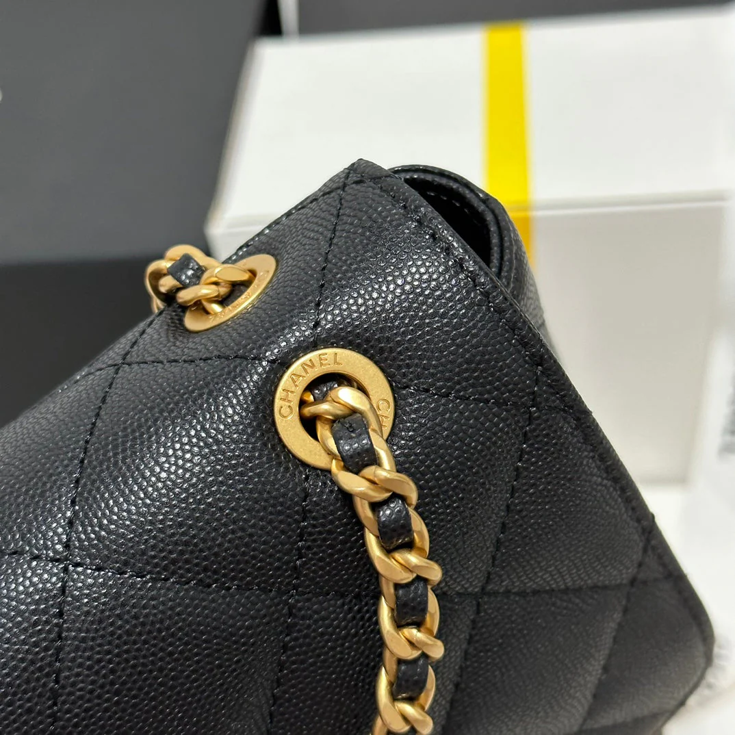 CC BACKPACK 22 IN BLACK GRAINED CALFSKIN