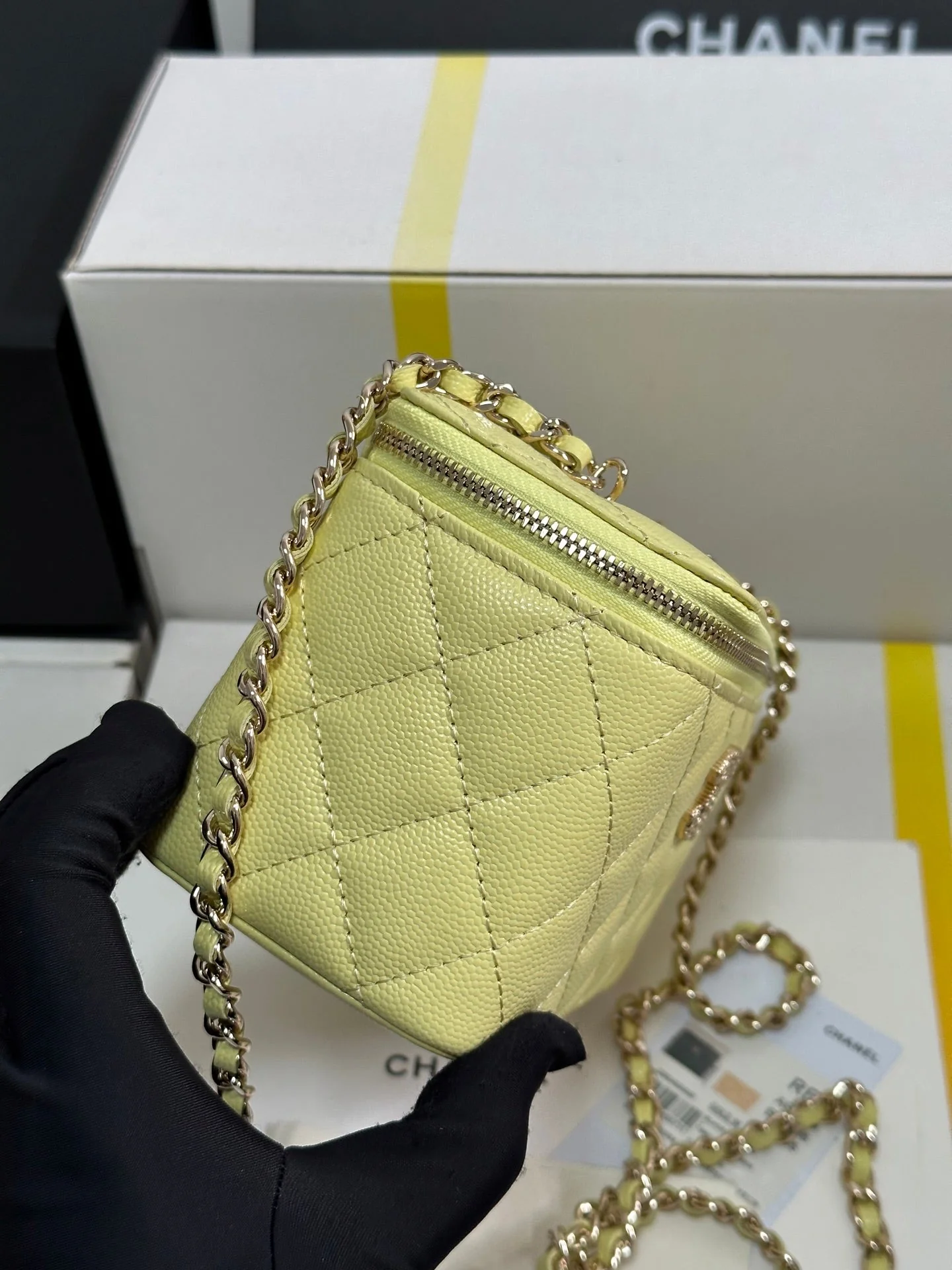VANITY CASE 17 CRYSTAL STUDDED LOGO IN YELLOW CALFSKIN GOLD HARDWARE