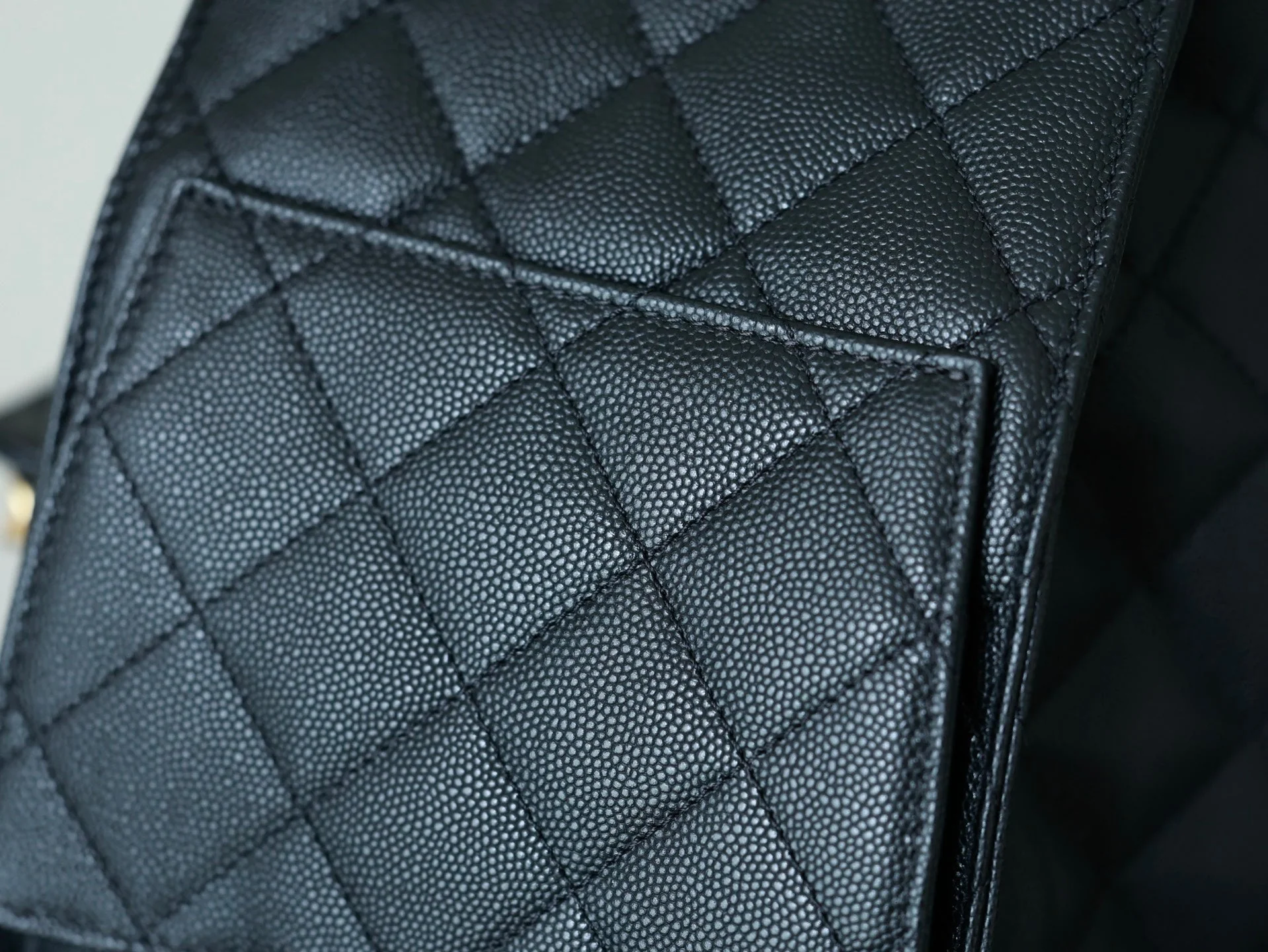 CHANEL 25S HOBO BAG 40 CM IN BLACK LAMBSKIN WITH GOLD HARDWARE