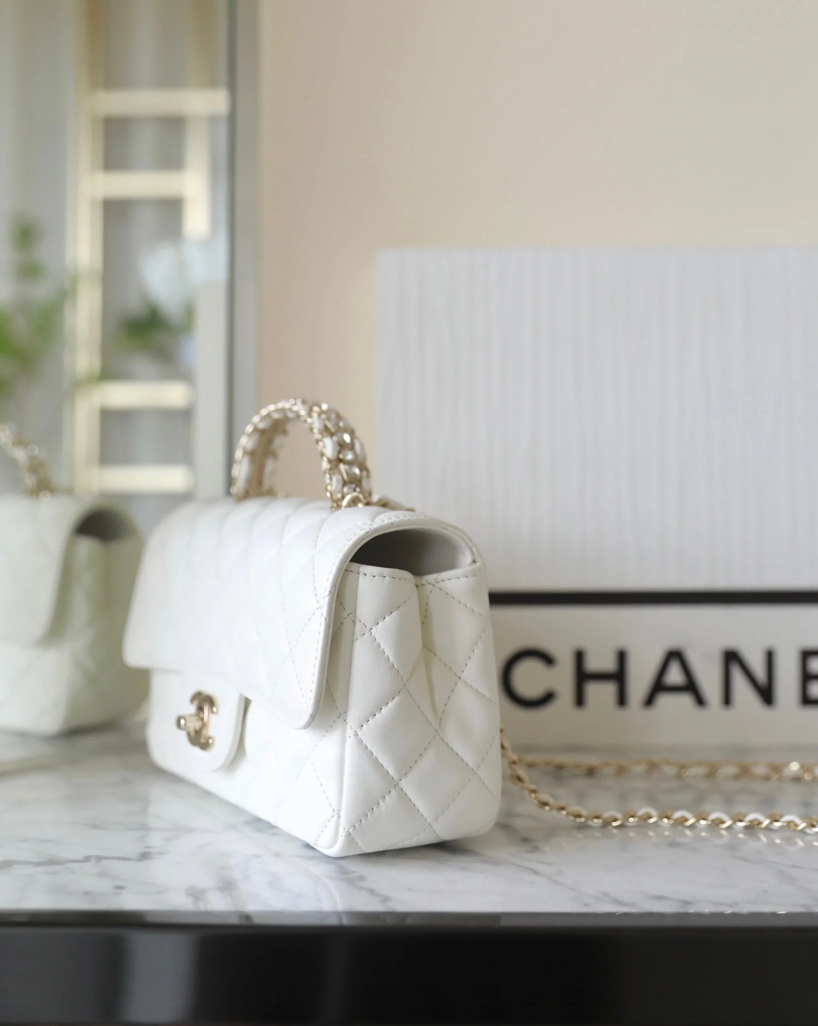 MINI RECTANGLE FLAP BAG TOP HANDLE 20CM WHITE LAMBSKIN SILVER HARDWARE