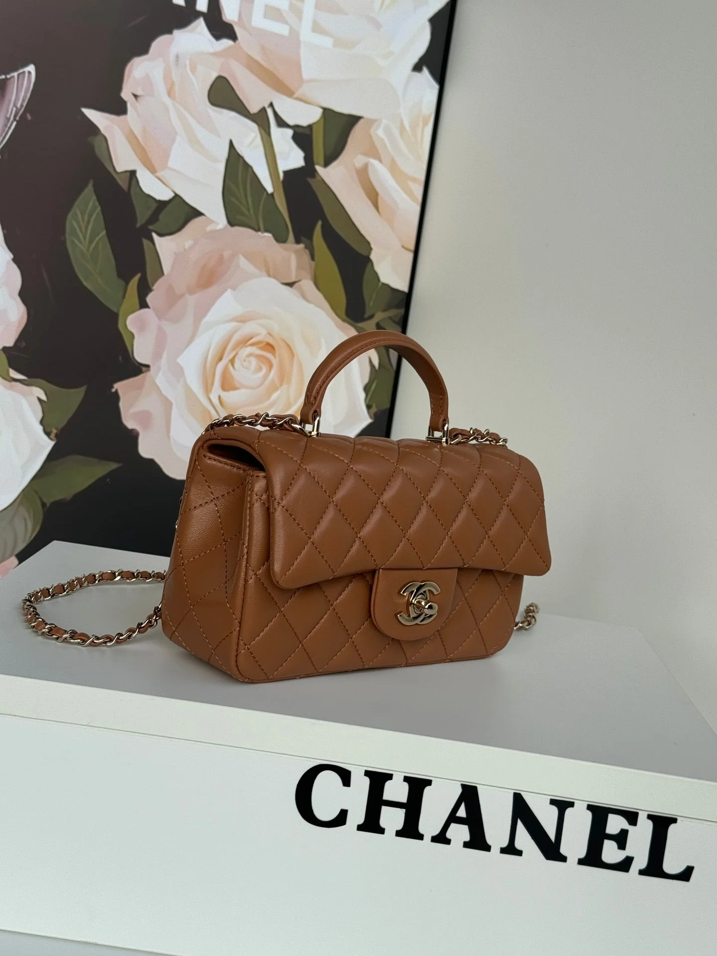 FLAP BAG 20 IN BRONZE BROWN LAMBSKIN WITH HANDLE