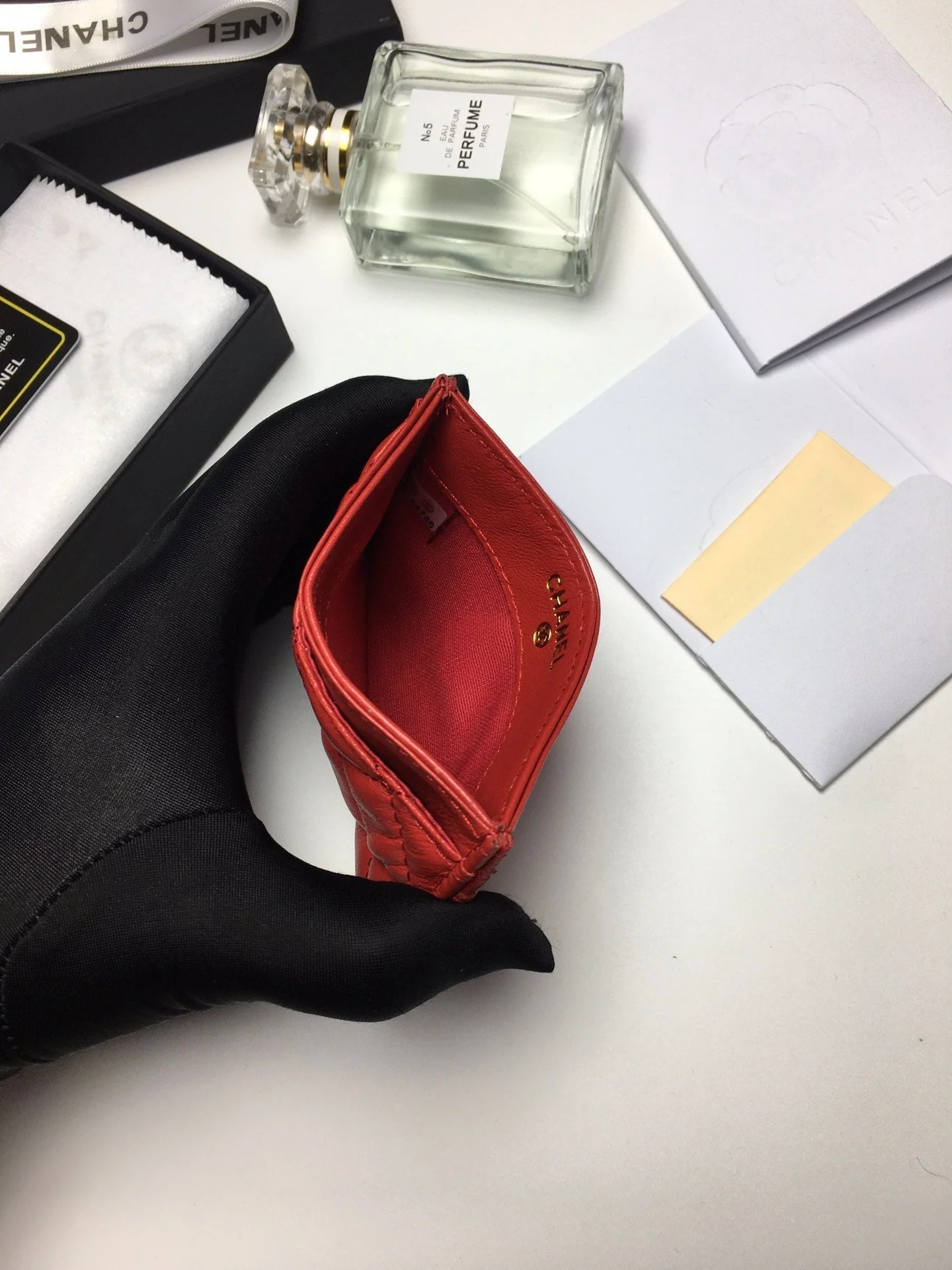 CC CARD HOLDER 11.2 RED CALFSKIN SILVER ICON