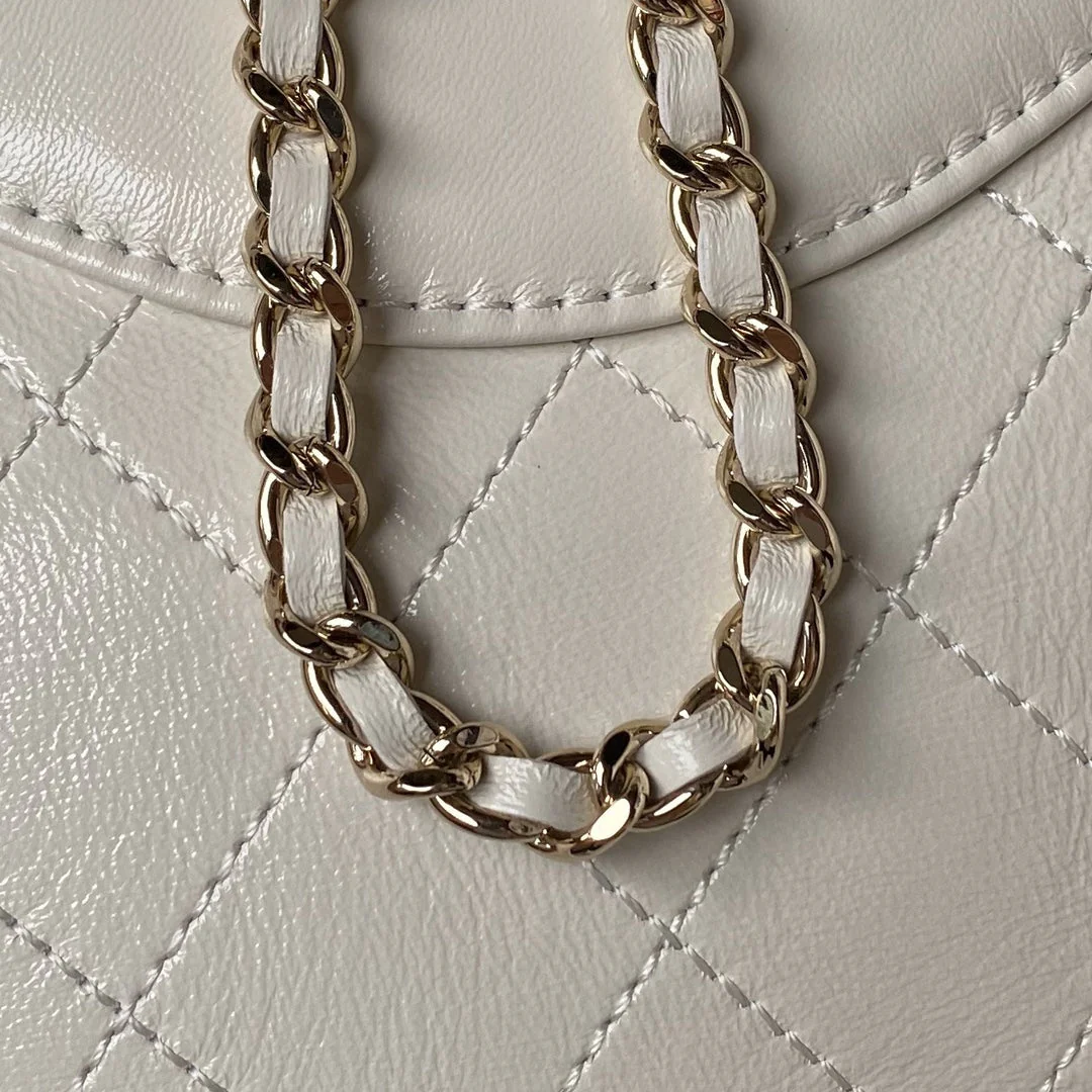 CHANEL 25S TOP HANDLE 20 CM IN CREAM WHITE LAMBSKIN
