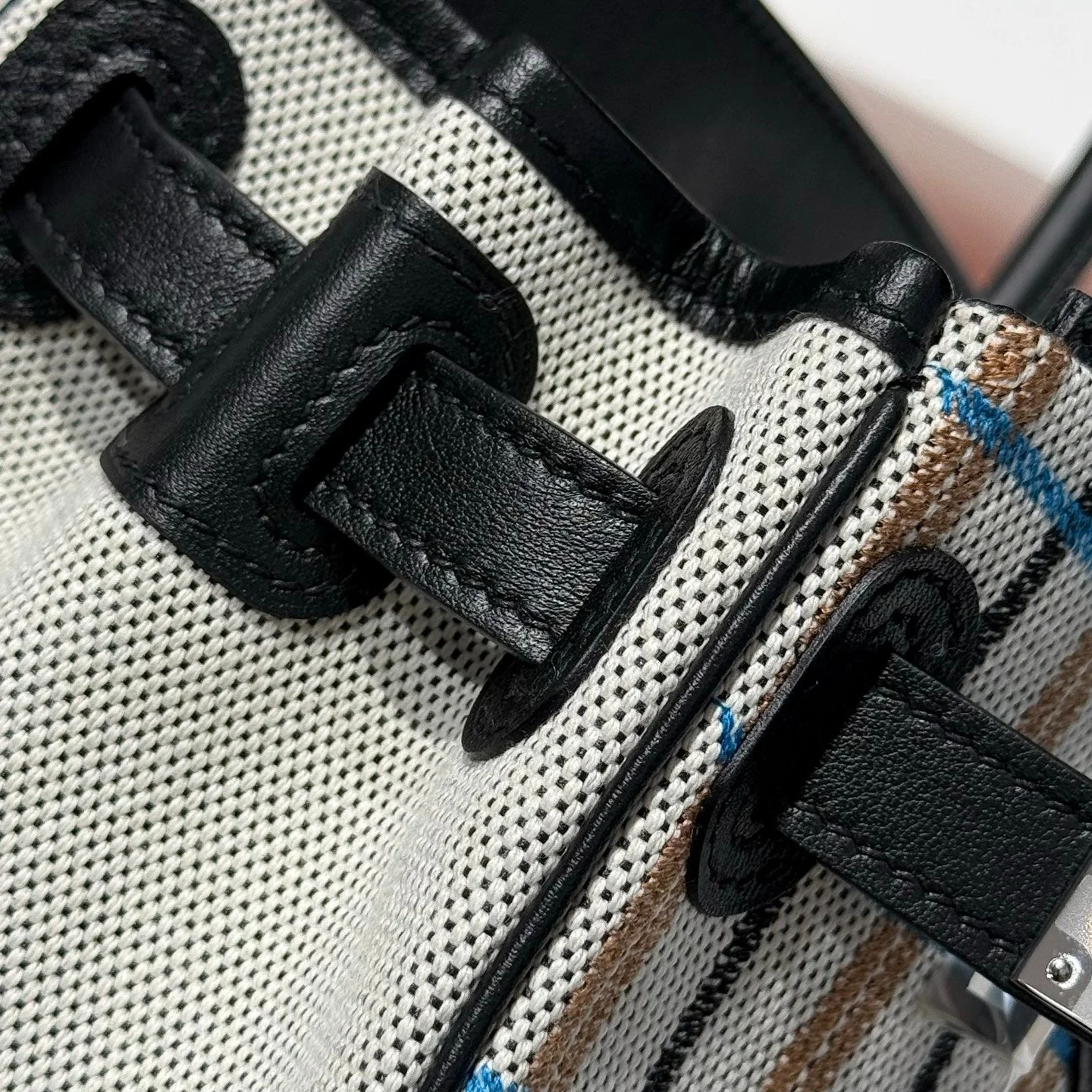 BIRKIN SHOULDER 29 IN BLACK CALFSKIN ÉCRU/NOIR/FAUVE/NOIR/BLEU ZANZIBAR EMBROIDERY PLAID CANVAS