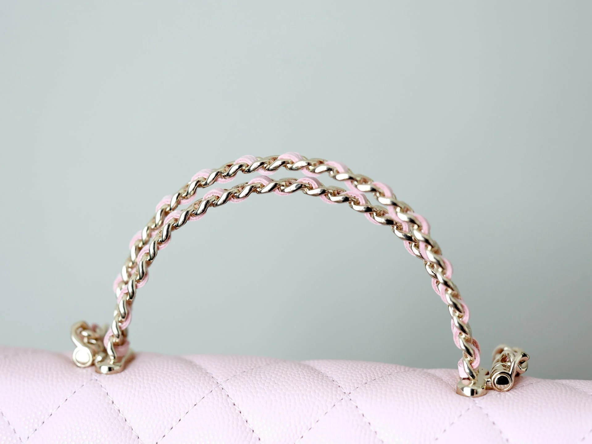 CHANEL 25S KELLY IN PASTEL PINK LAMBSKIN WITH GOLD HARDWARE