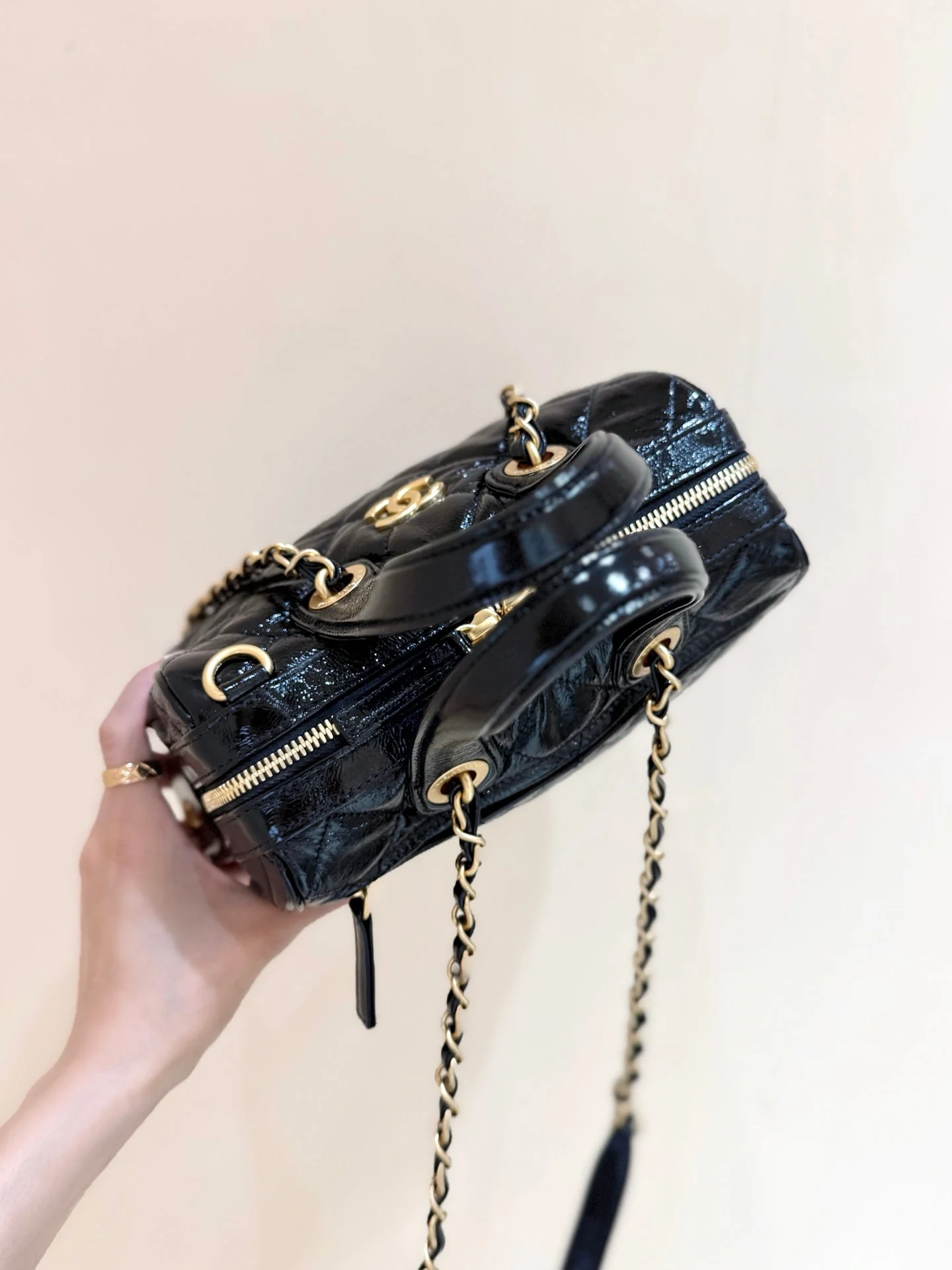 CHANEL 25S SMALL BOWLING BAG 21 IN BLACK CALFSKIN GOLD HARDWARE